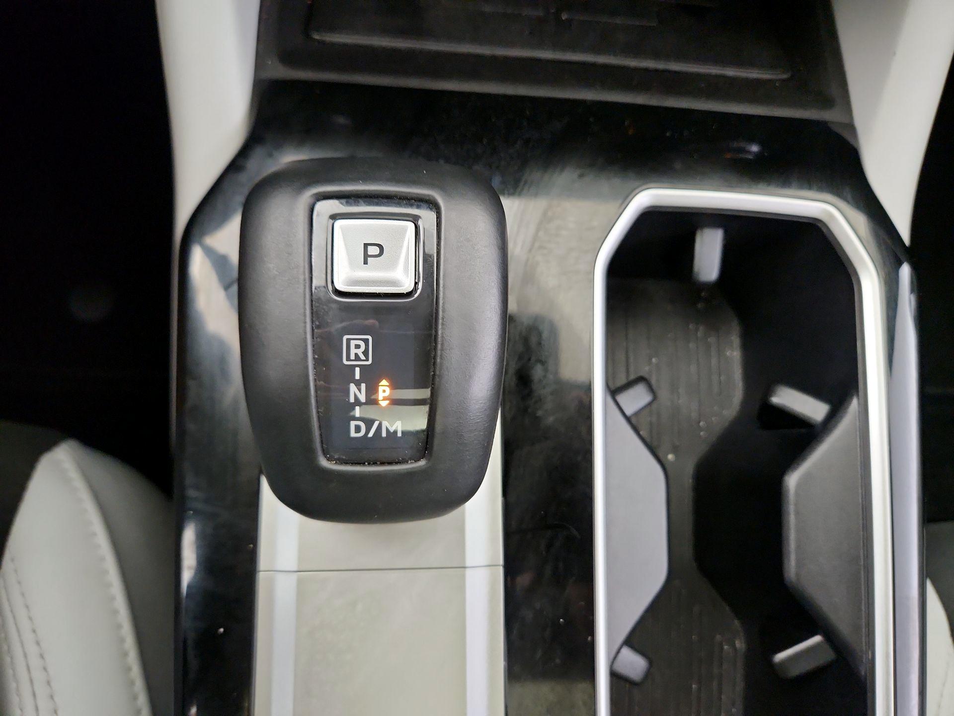 Thumbnail: 2025 Mitsubishi Outlander - 16