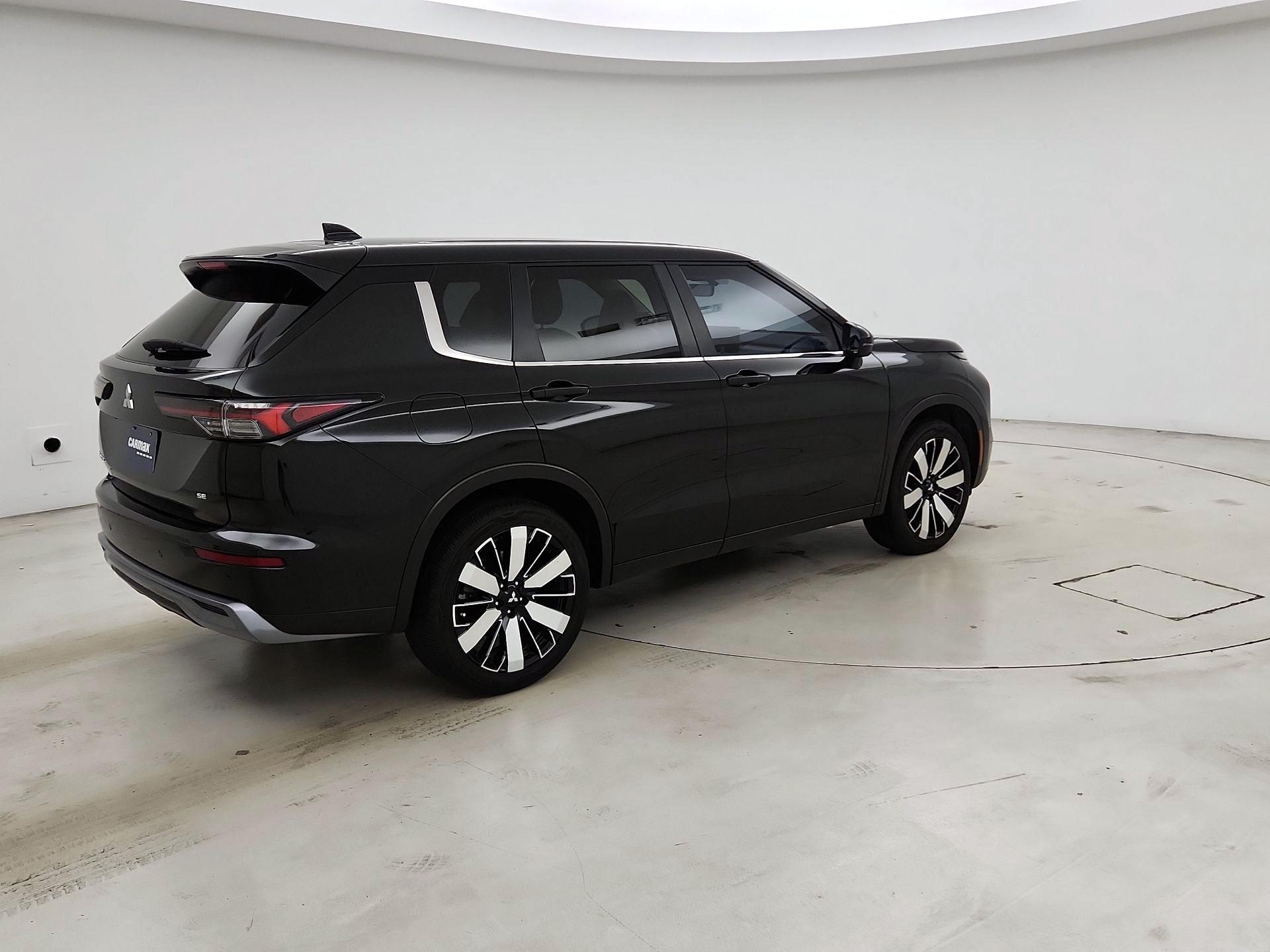 Thumbnail: 2025 Mitsubishi Outlander - 5