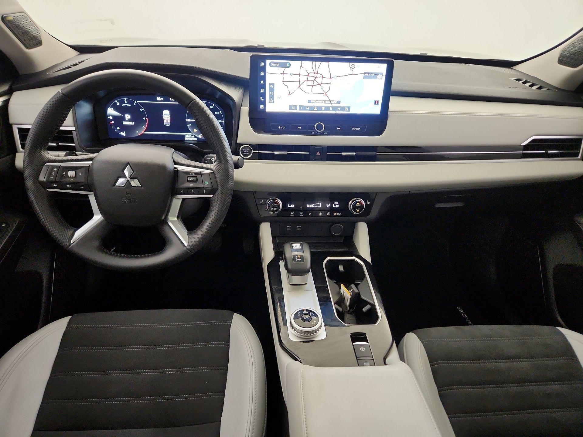 Thumbnail: 2025 Mitsubishi Outlander - 8