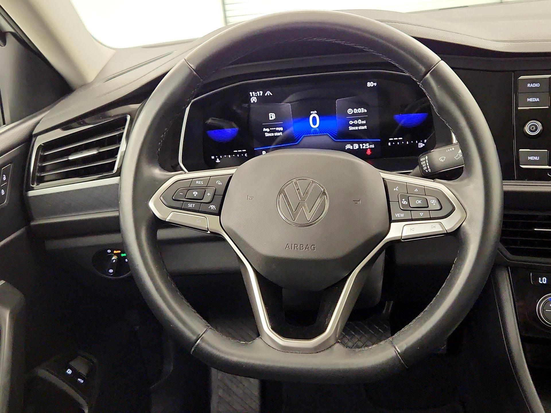 Thumbnail: 2023 Volkswagen Jetta - 10