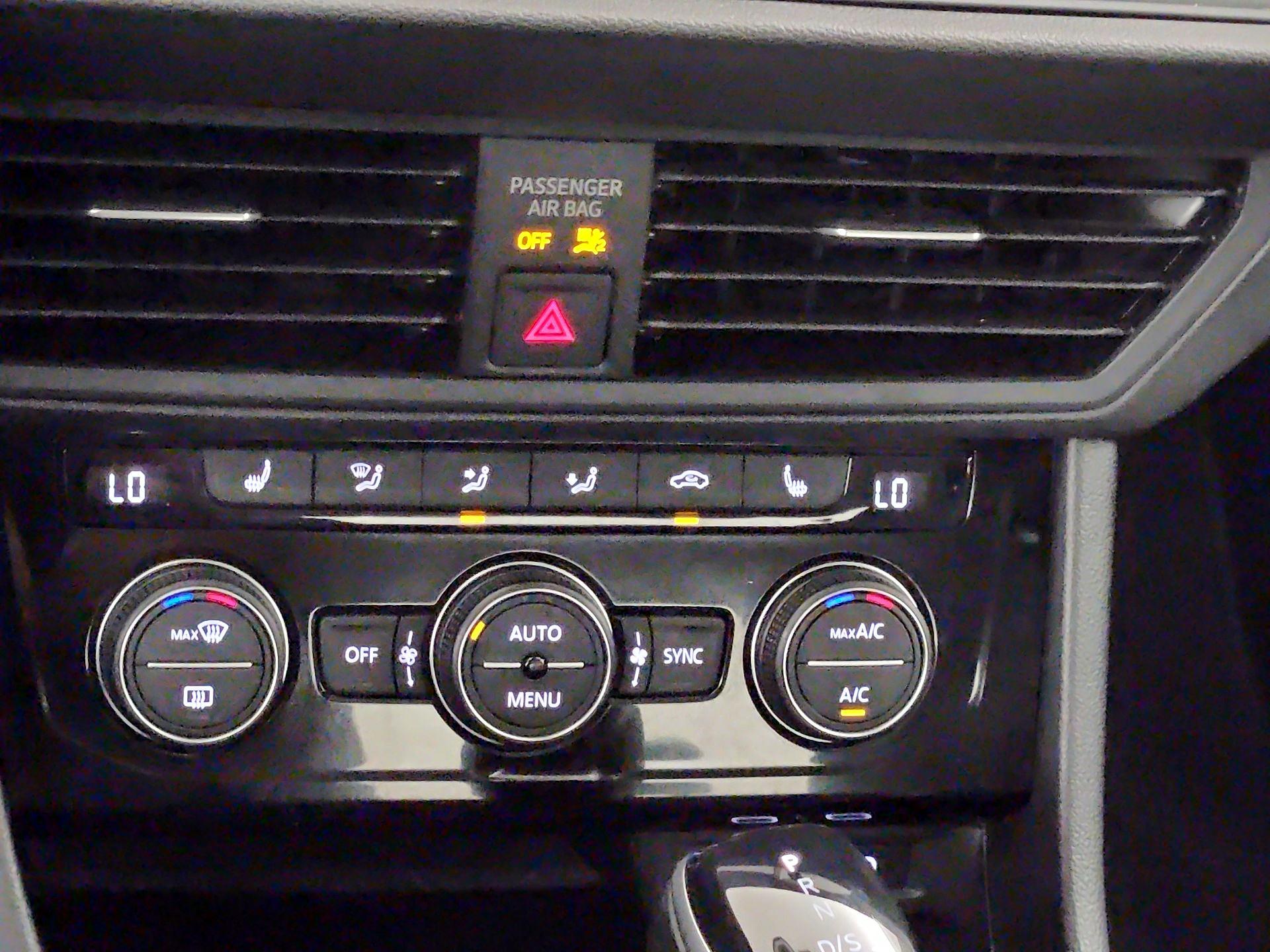 Thumbnail: 2023 Volkswagen Jetta - 16