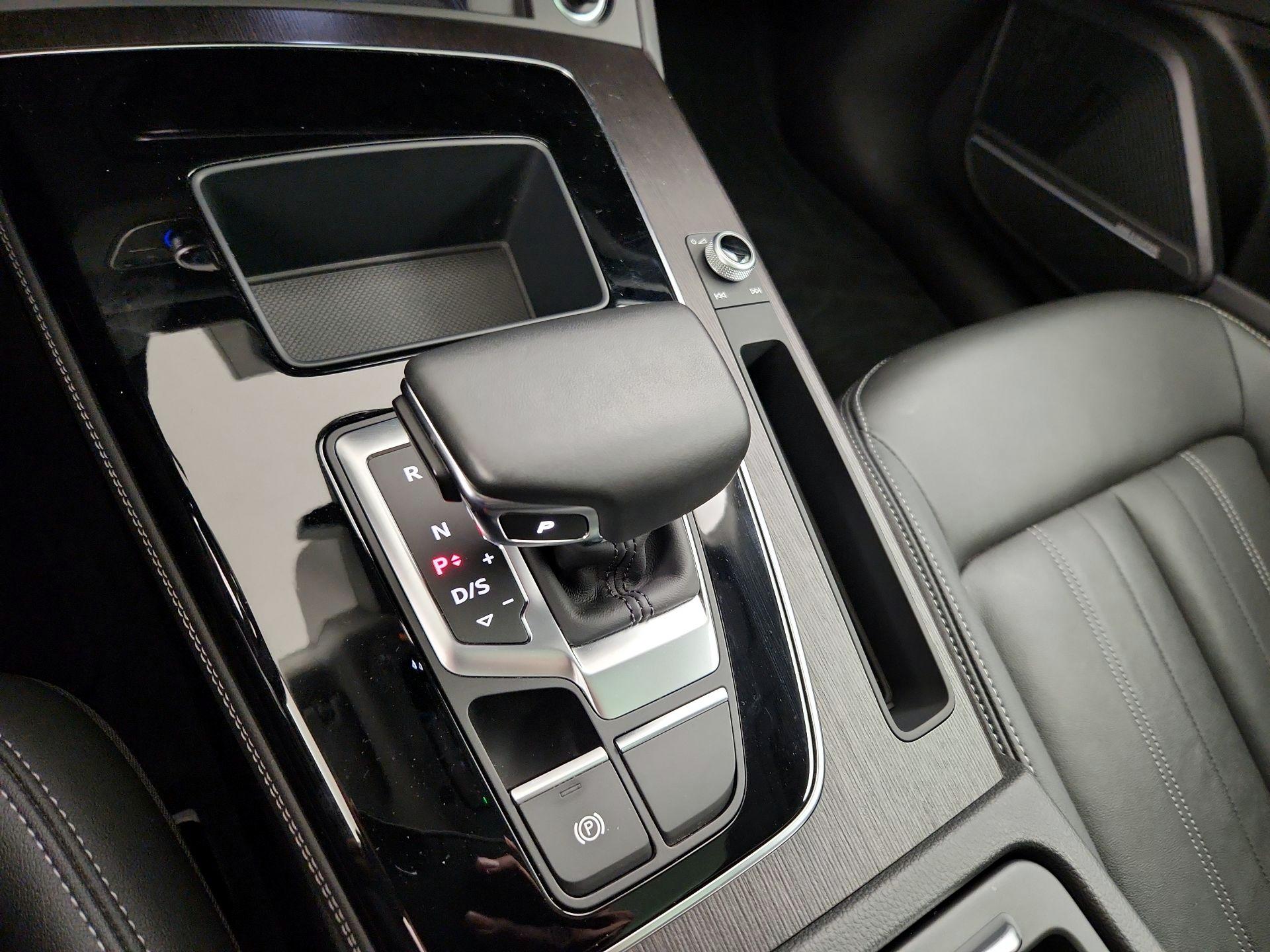 Thumbnail: 2022 Audi Q5 - 18