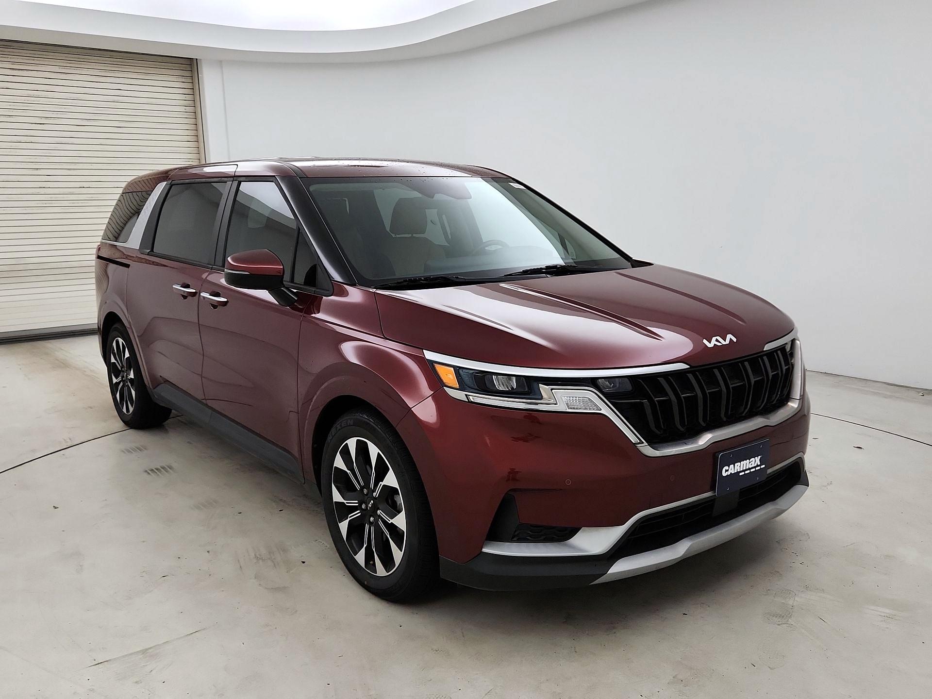 Thumbnail: 2023 Kia Carnival - 1