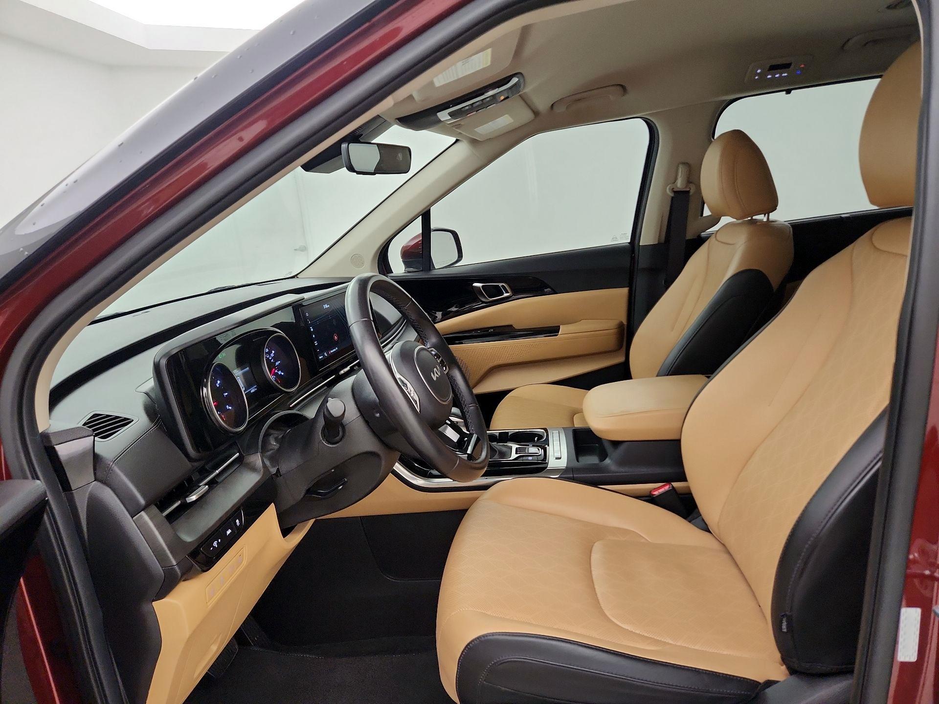 Thumbnail: 2023 Kia Carnival - 9