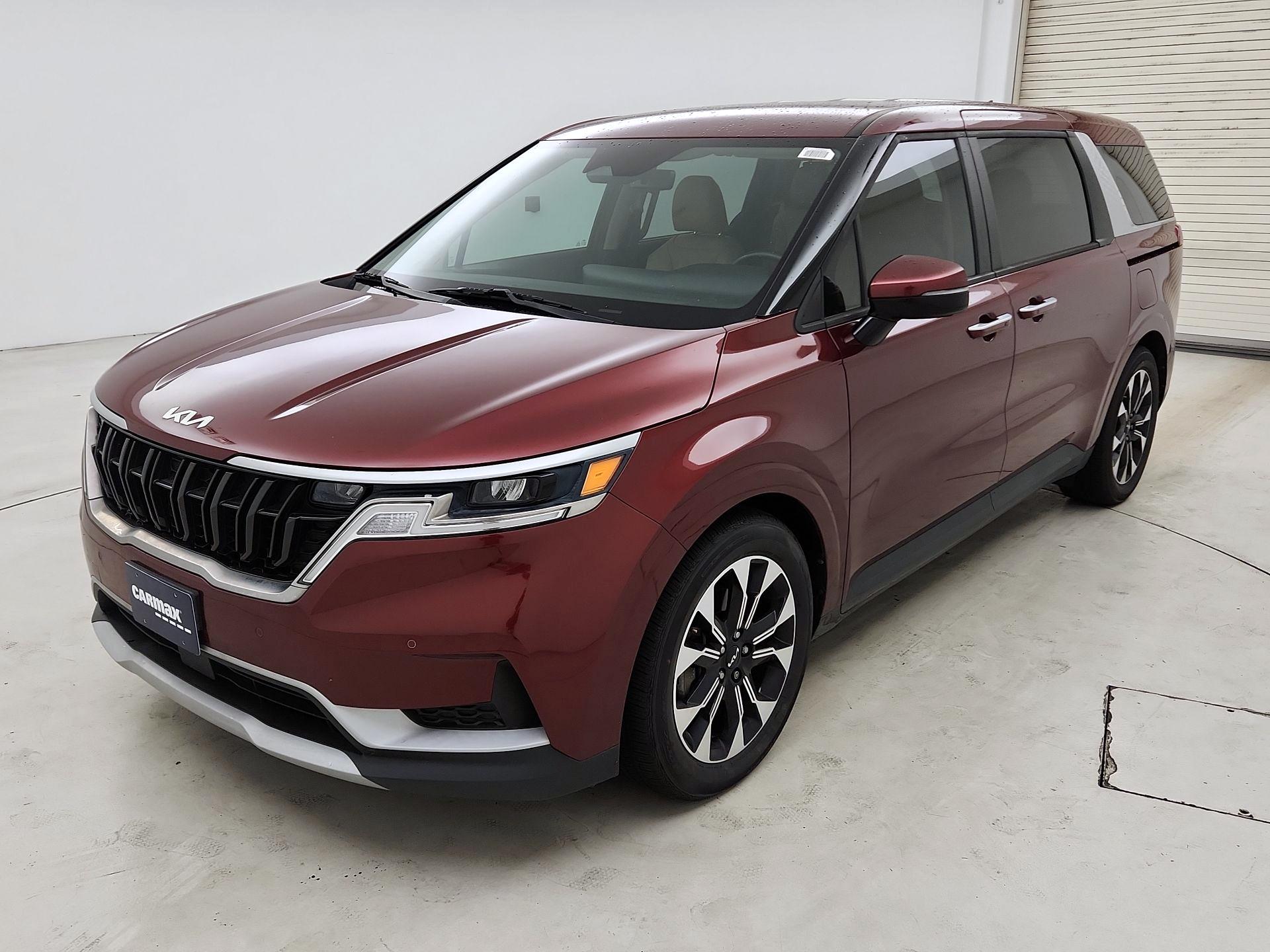 Thumbnail: 2023 Kia Carnival - 3
