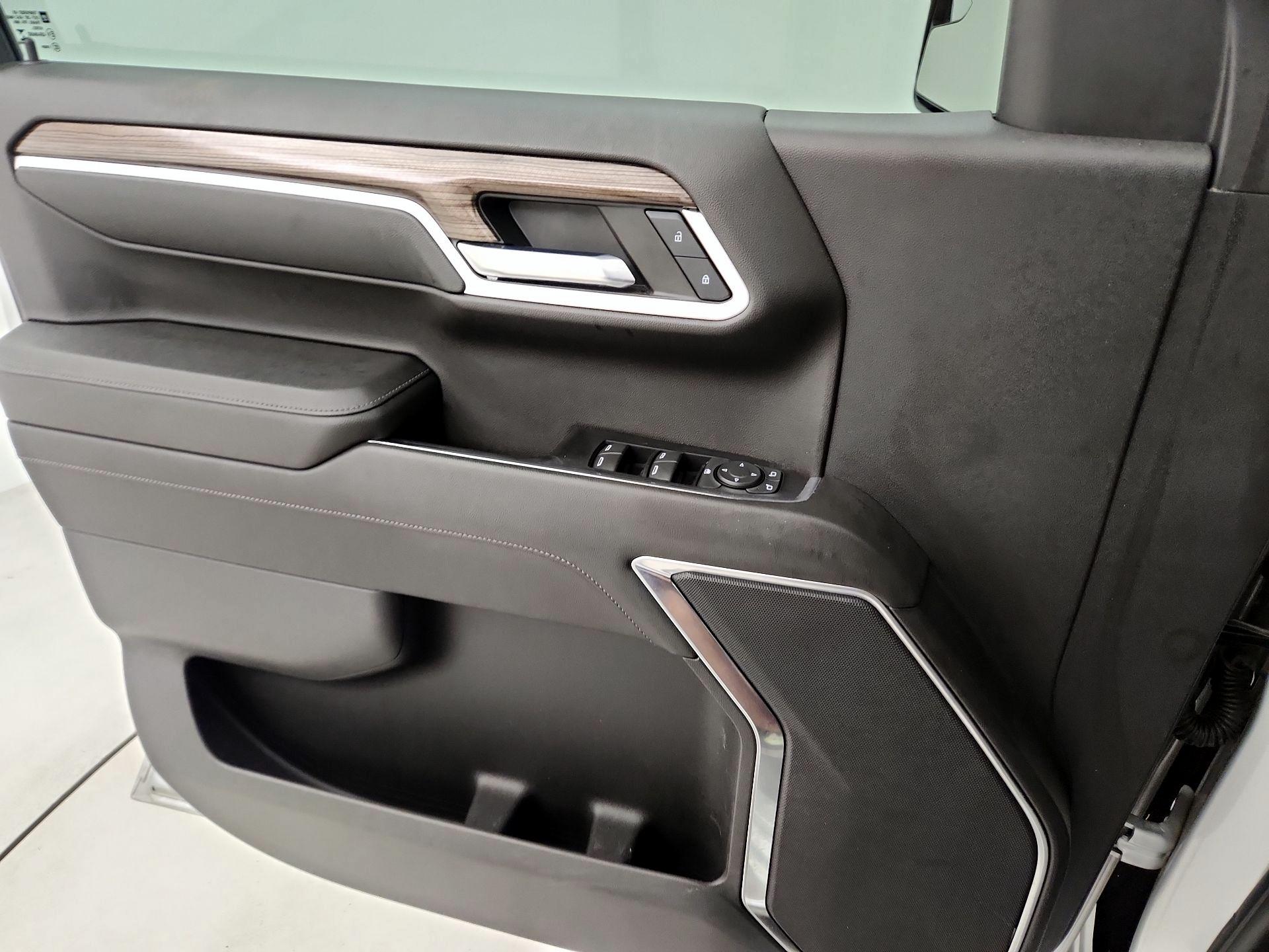 Thumbnail: 2022 Chevrolet Silverado 1500 - 10