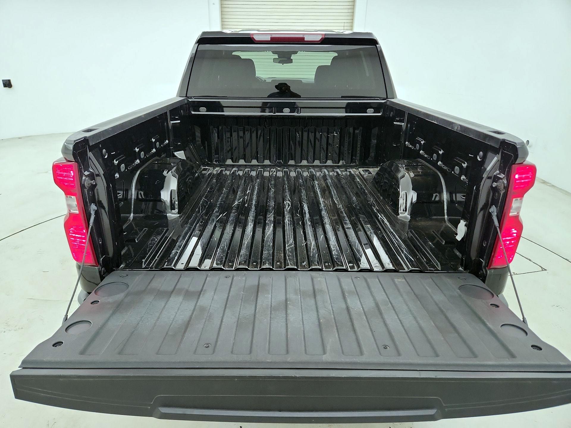 Thumbnail: 2023 Chevrolet Silverado 1500 - 18