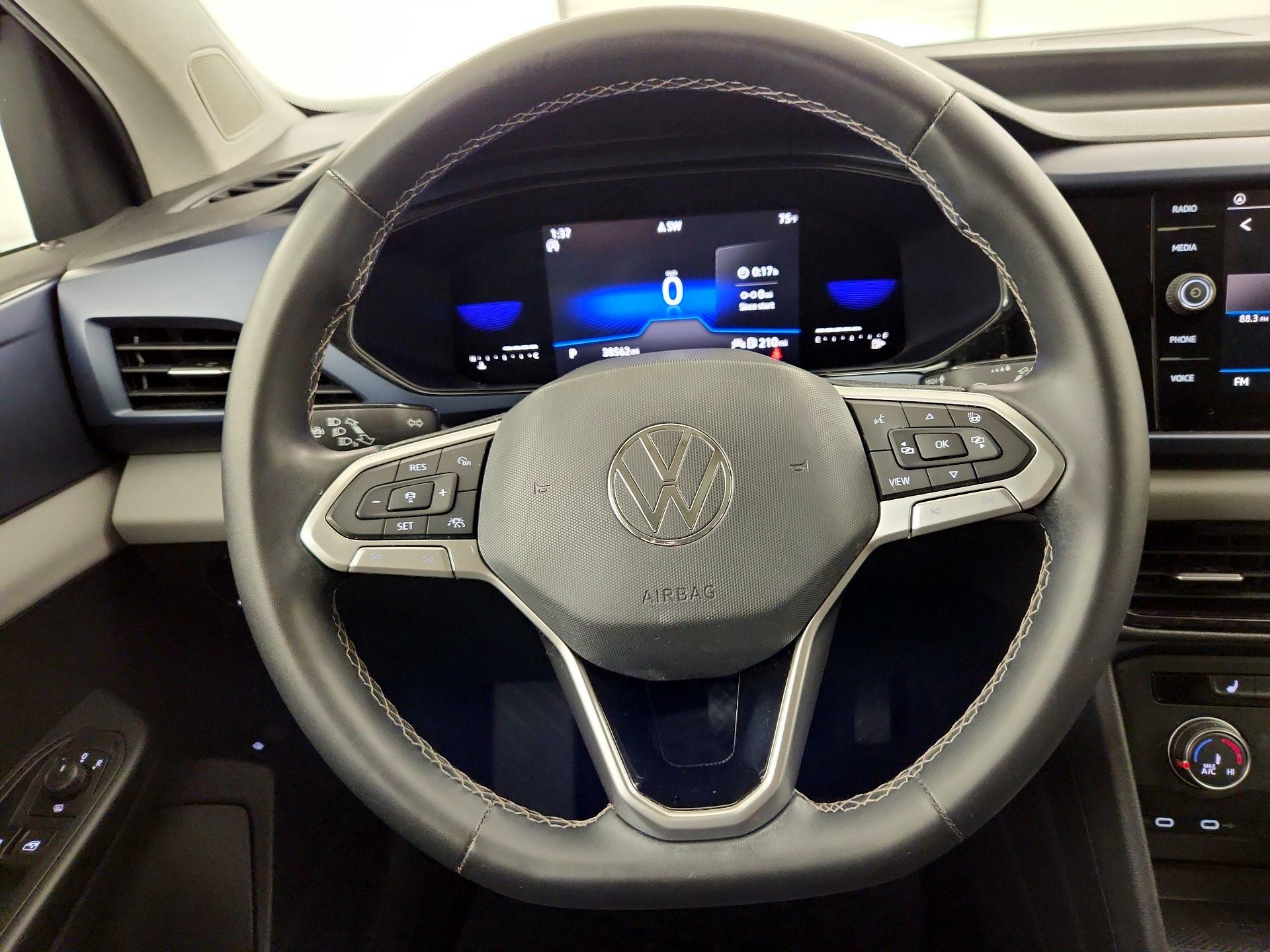 Thumbnail: 2022 Volkswagen Taos - 10