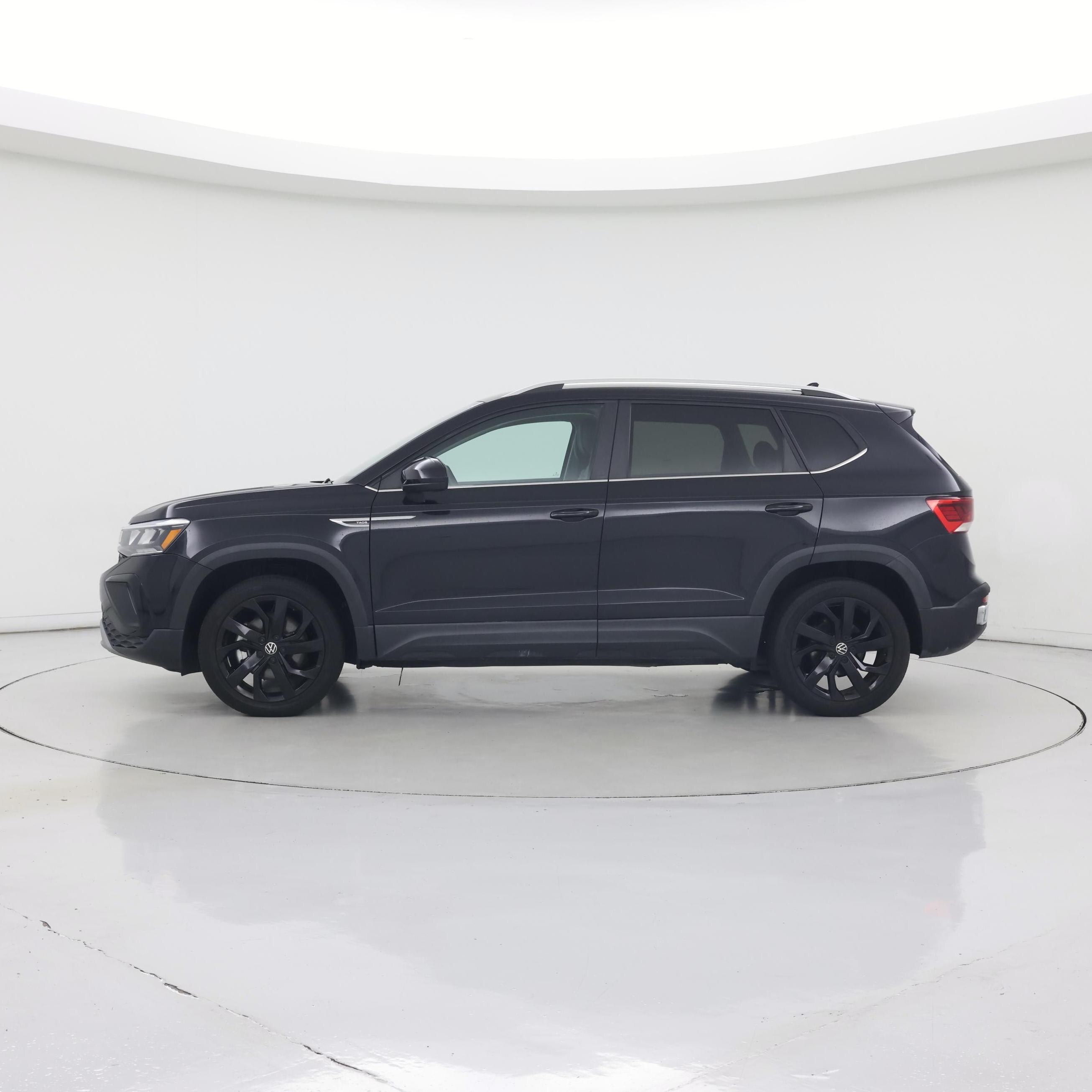 Thumbnail: 2022 Volkswagen Taos - 3