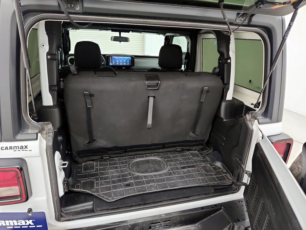 Trunk/Cargo (Seats Up)
