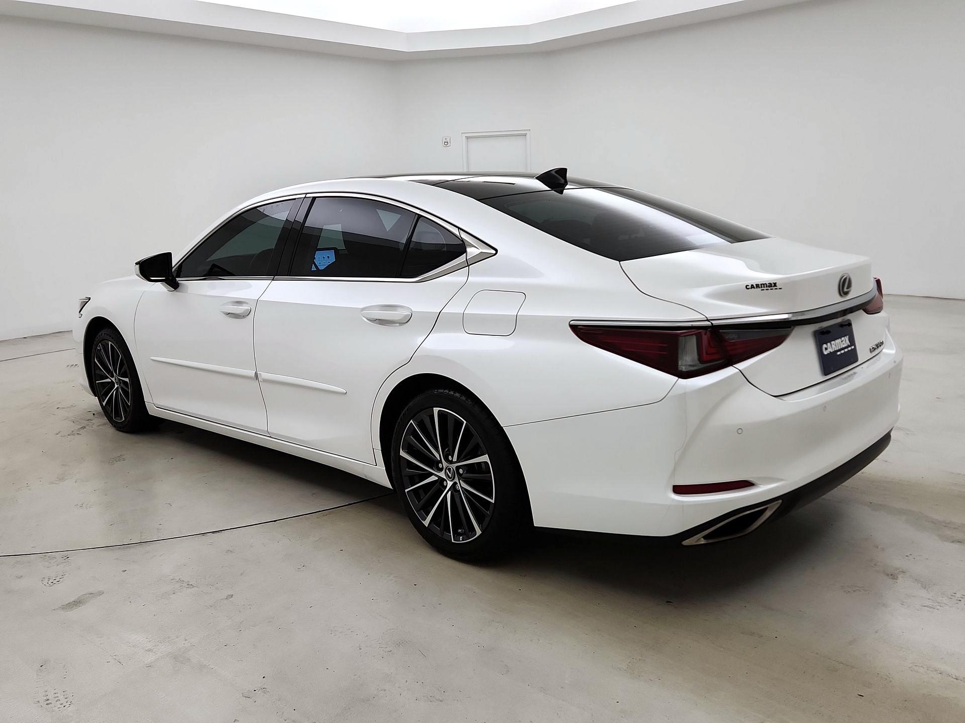 Thumbnail: 2023 Lexus ES - 7