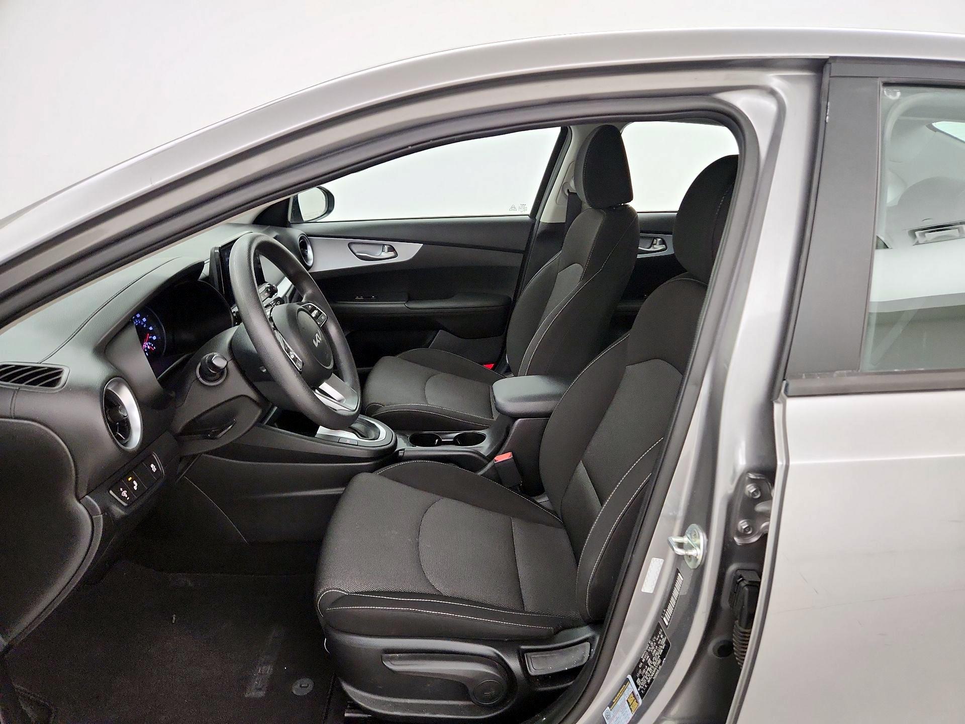 Thumbnail: 2023 Kia Forte - 9