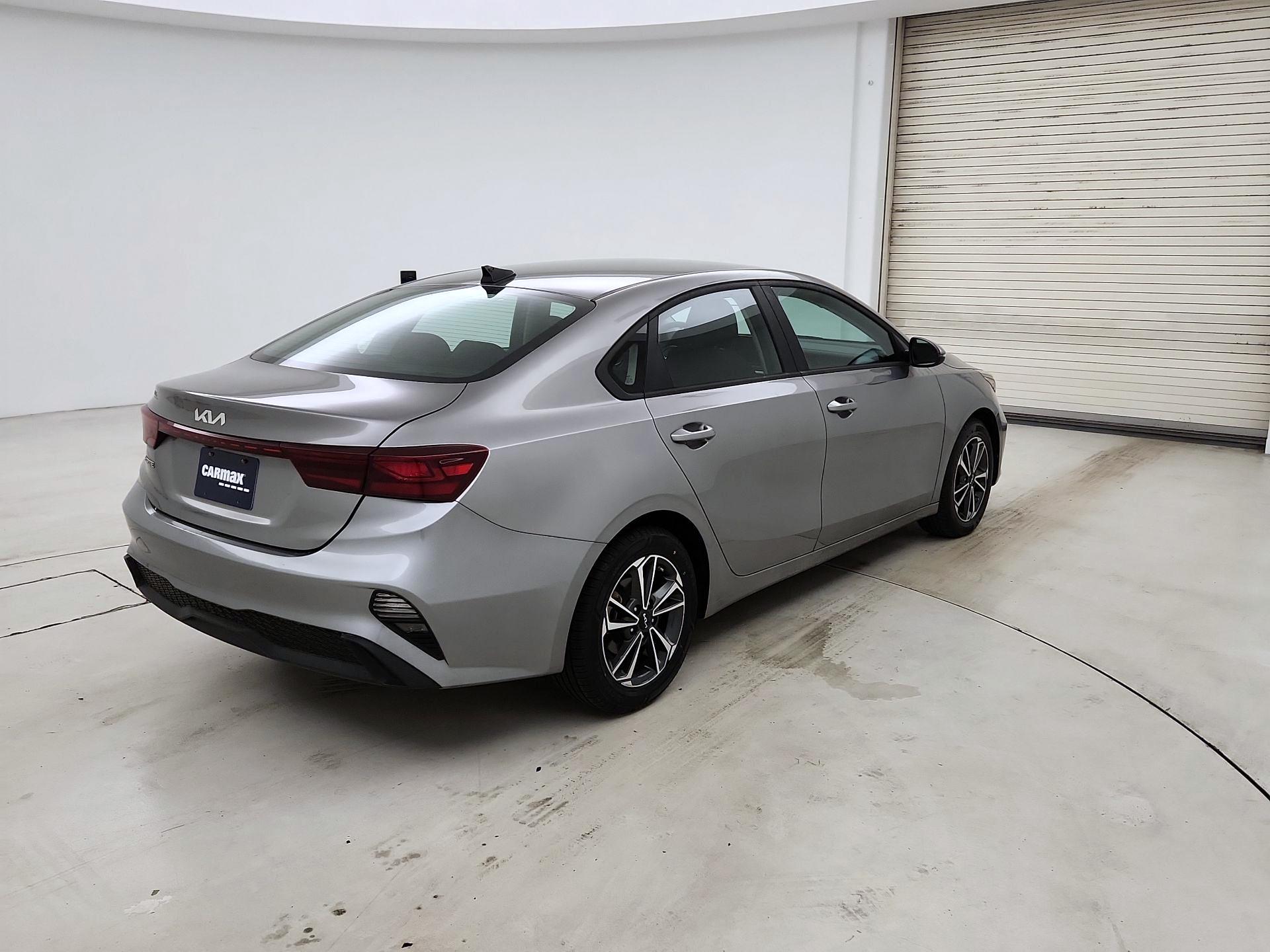Thumbnail: 2023 Kia Forte - 5