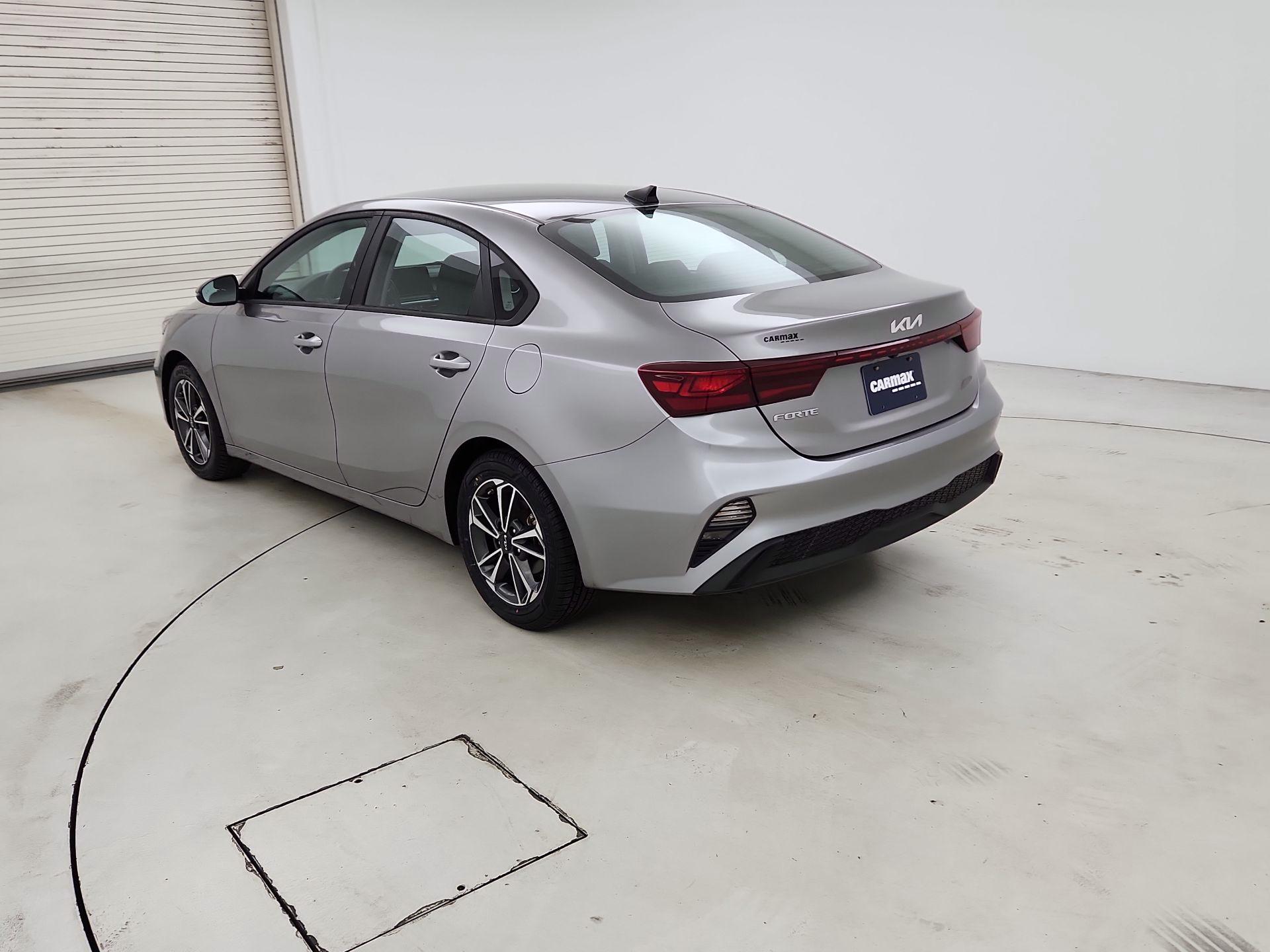 Thumbnail: 2023 Kia Forte - 7