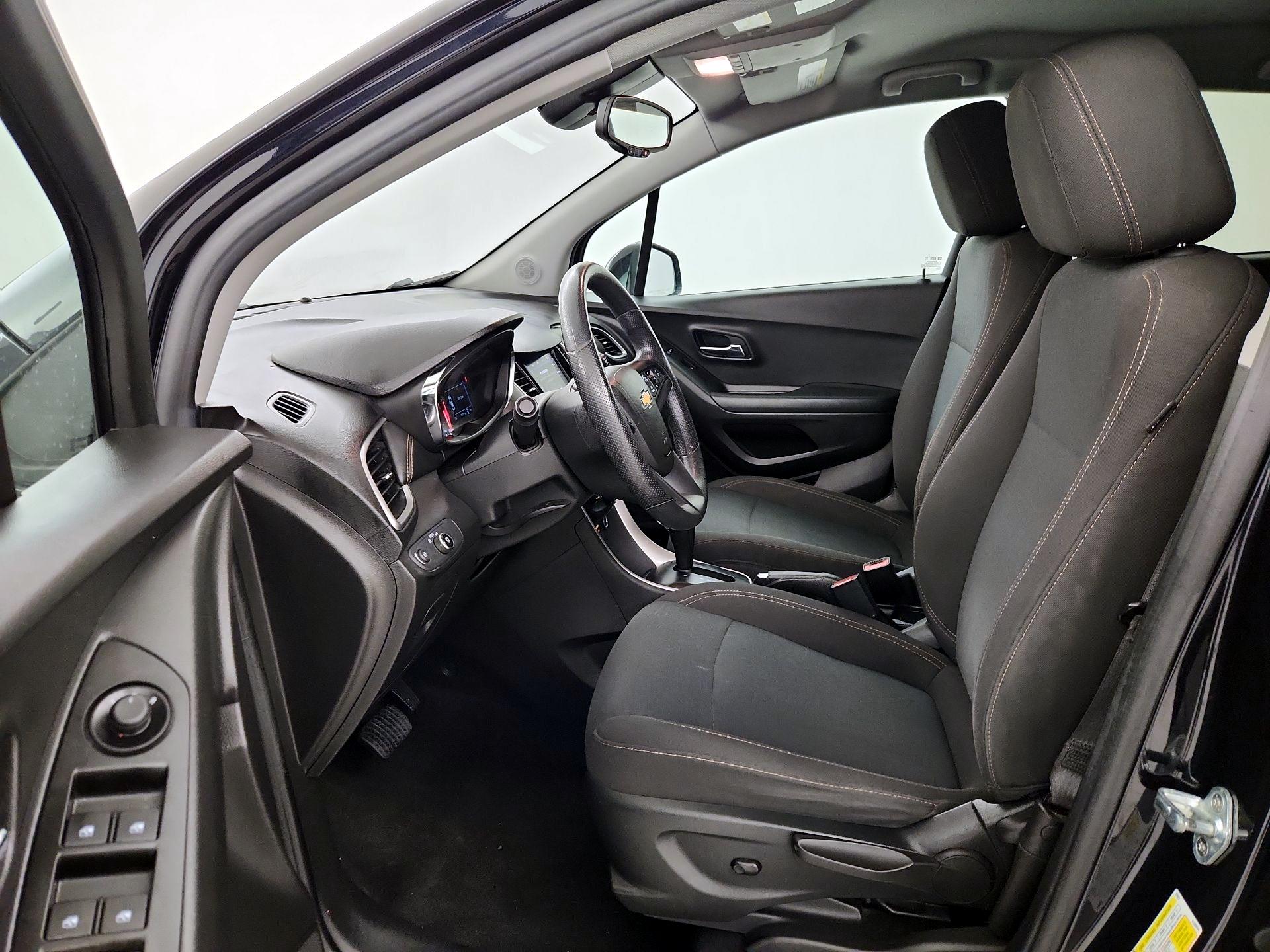 Thumbnail: 2021 Chevrolet Trax - 11