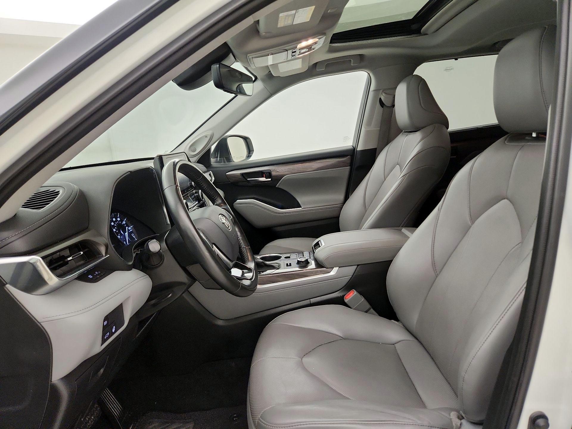 Thumbnail: 2021 Toyota Highlander - 9