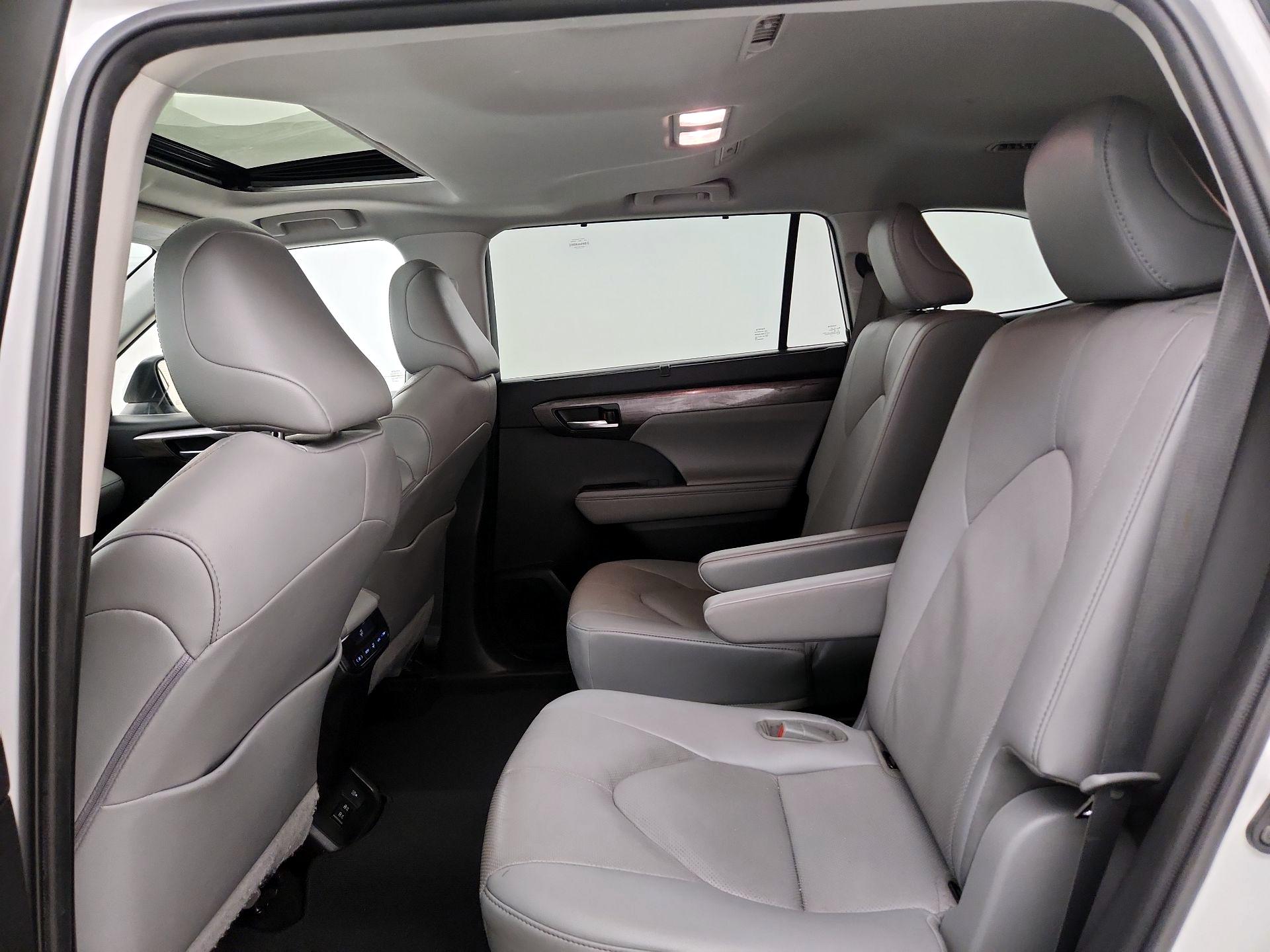 Thumbnail: 2021 Toyota Highlander - 19
