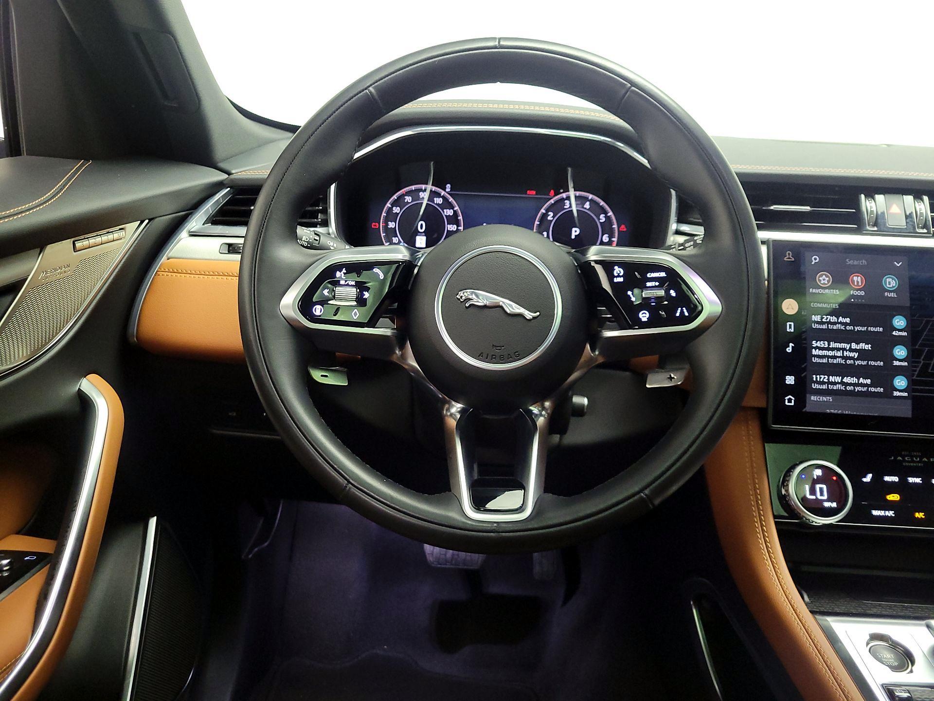 Thumbnail: 2025 Jaguar F-Pace - 10