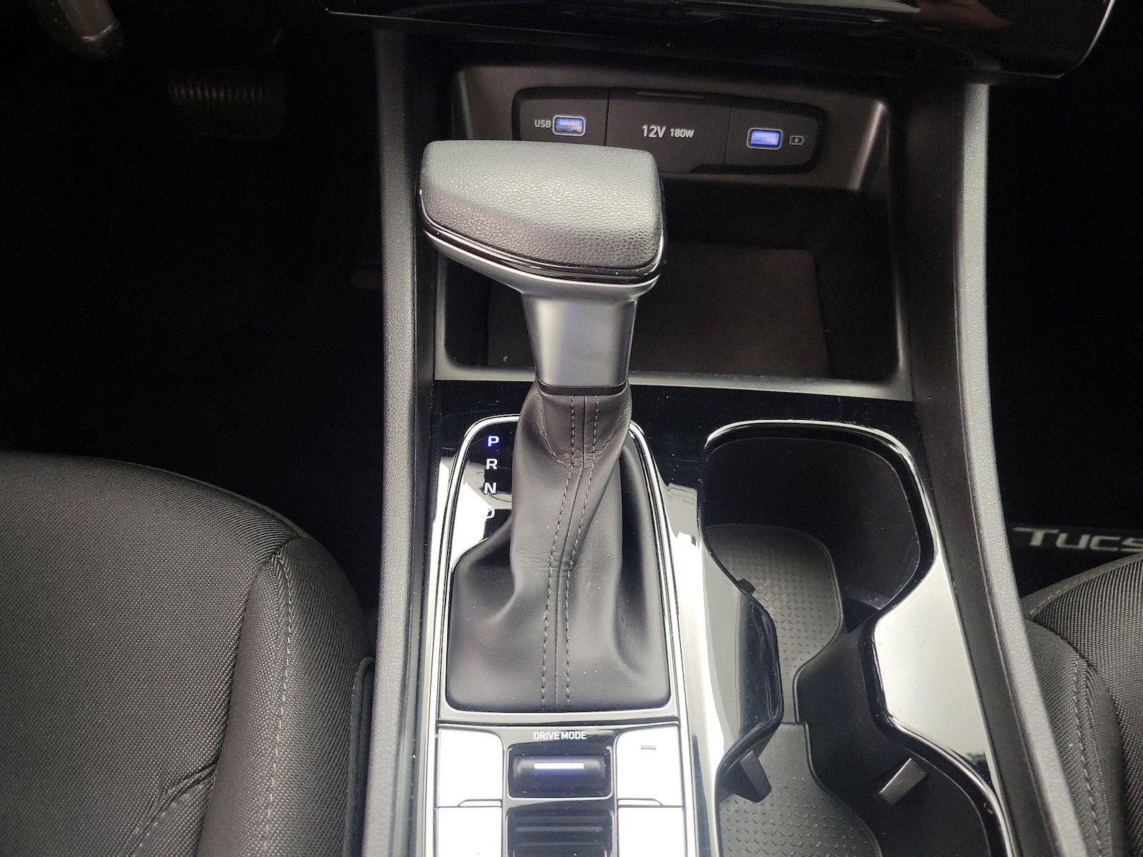 2024 Hyundai Tucson SE - Photo 18