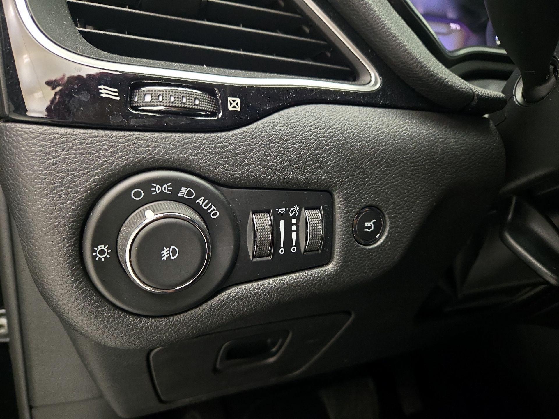 Thumbnail: 2023 Jeep Cherokee - 13