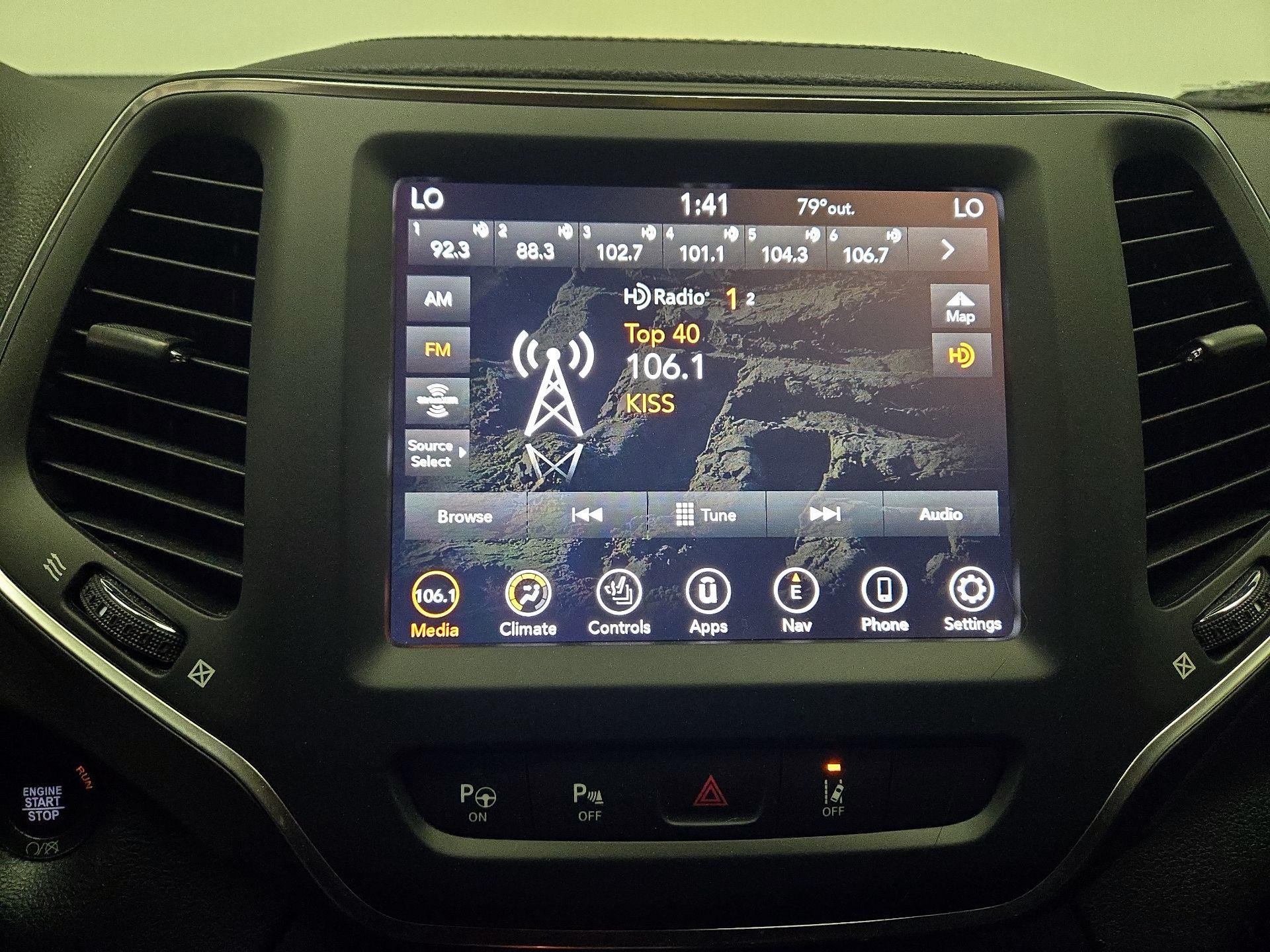 Thumbnail: 2023 Jeep Cherokee - 16