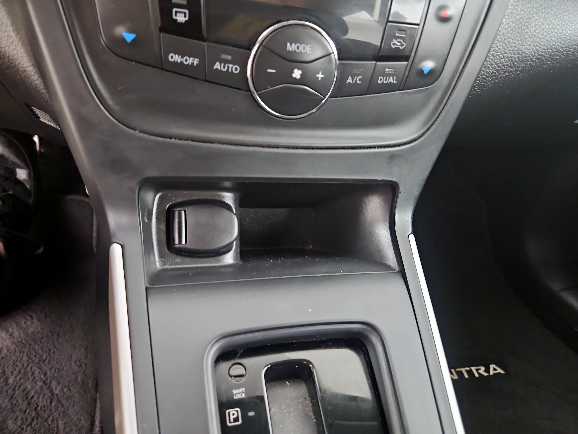 Thumbnail: 2019 Nissan Sentra - 16