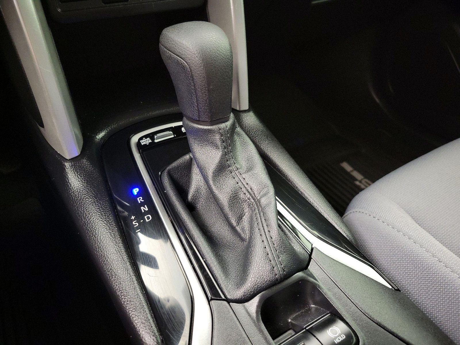 2024 Toyota Corolla Cross S - Photo 18
