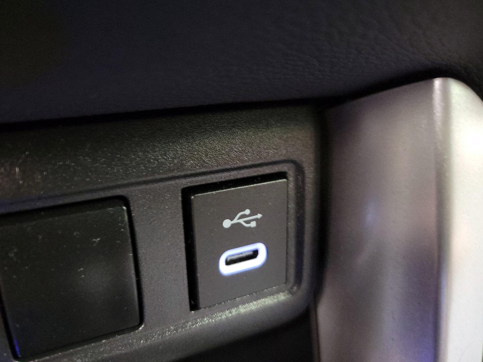 2024 Toyota Corolla Cross S - Photo 19