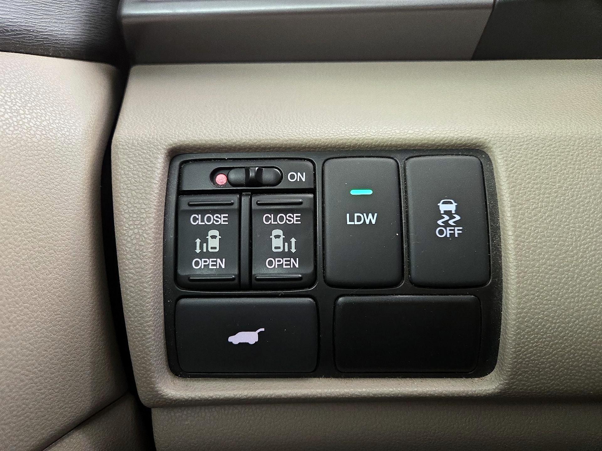 Thumbnail: 2015 Honda Odyssey - 13