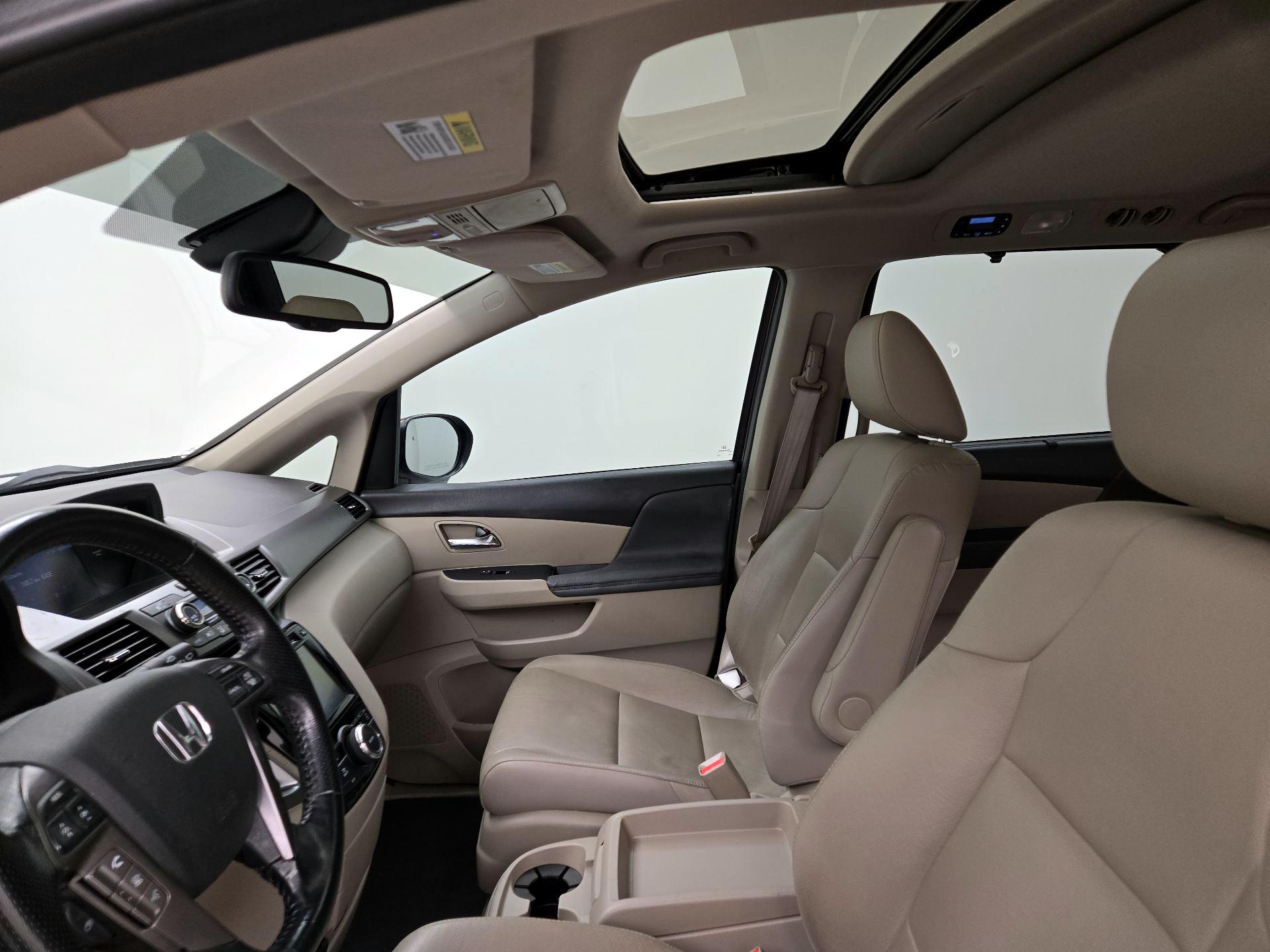 Thumbnail: 2015 Honda Odyssey - 19