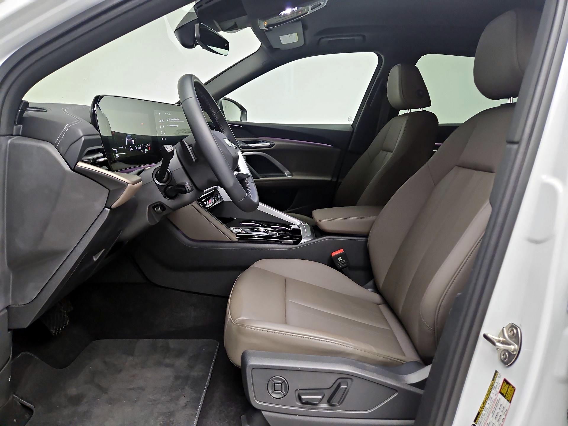 Thumbnail: 2025 Audi Q5 - 11