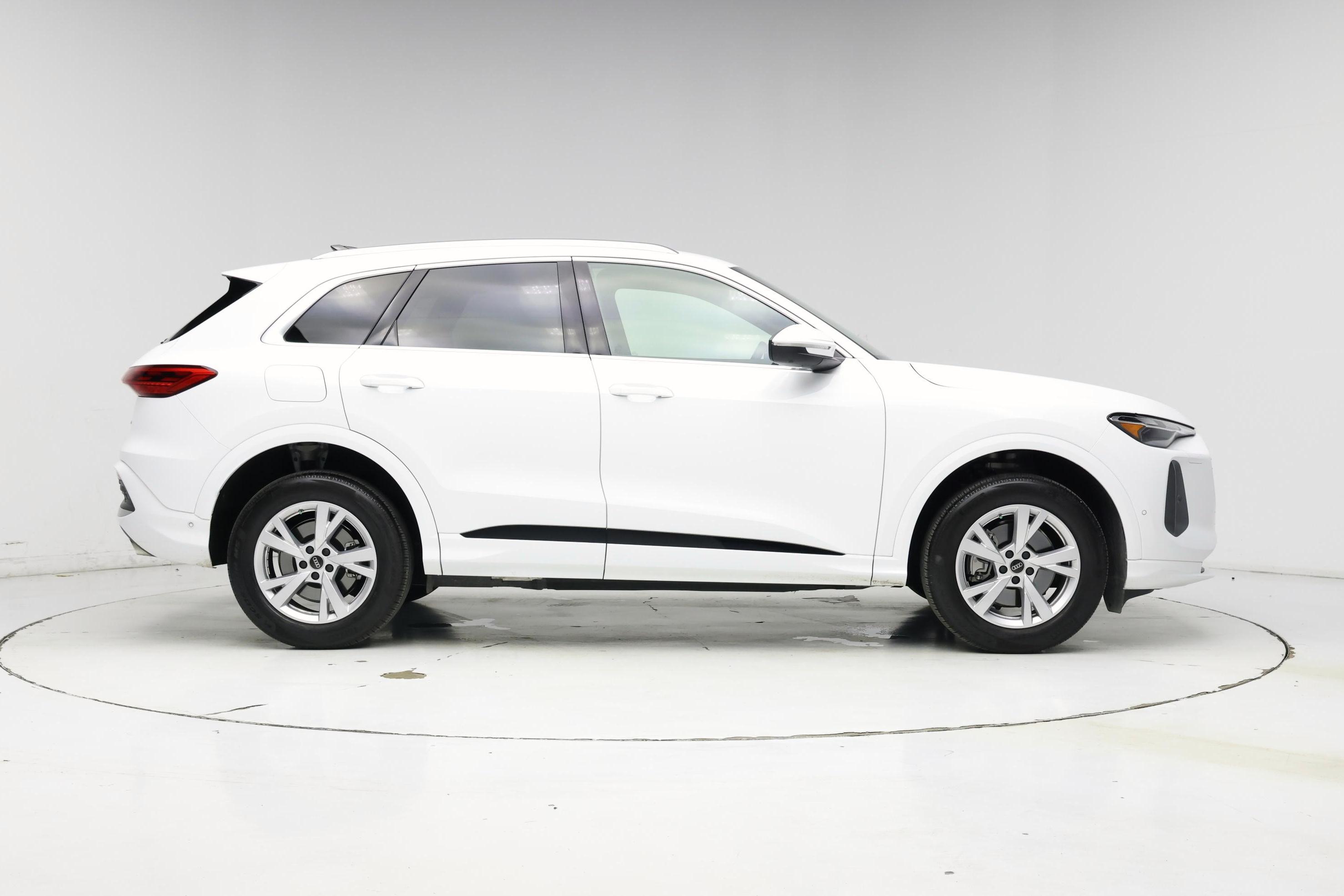 Thumbnail: 2025 Audi Q5 - 7