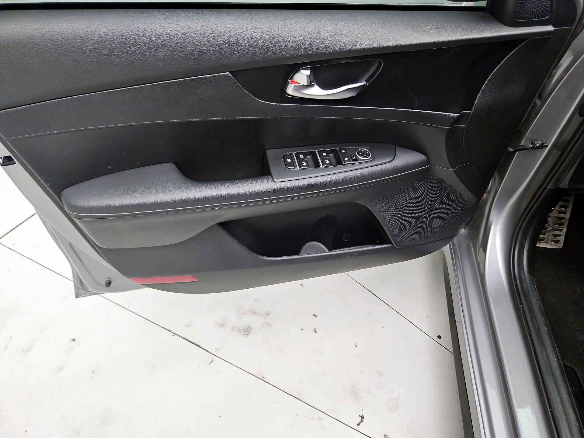 Thumbnail: 2023 Kia Forte - 12