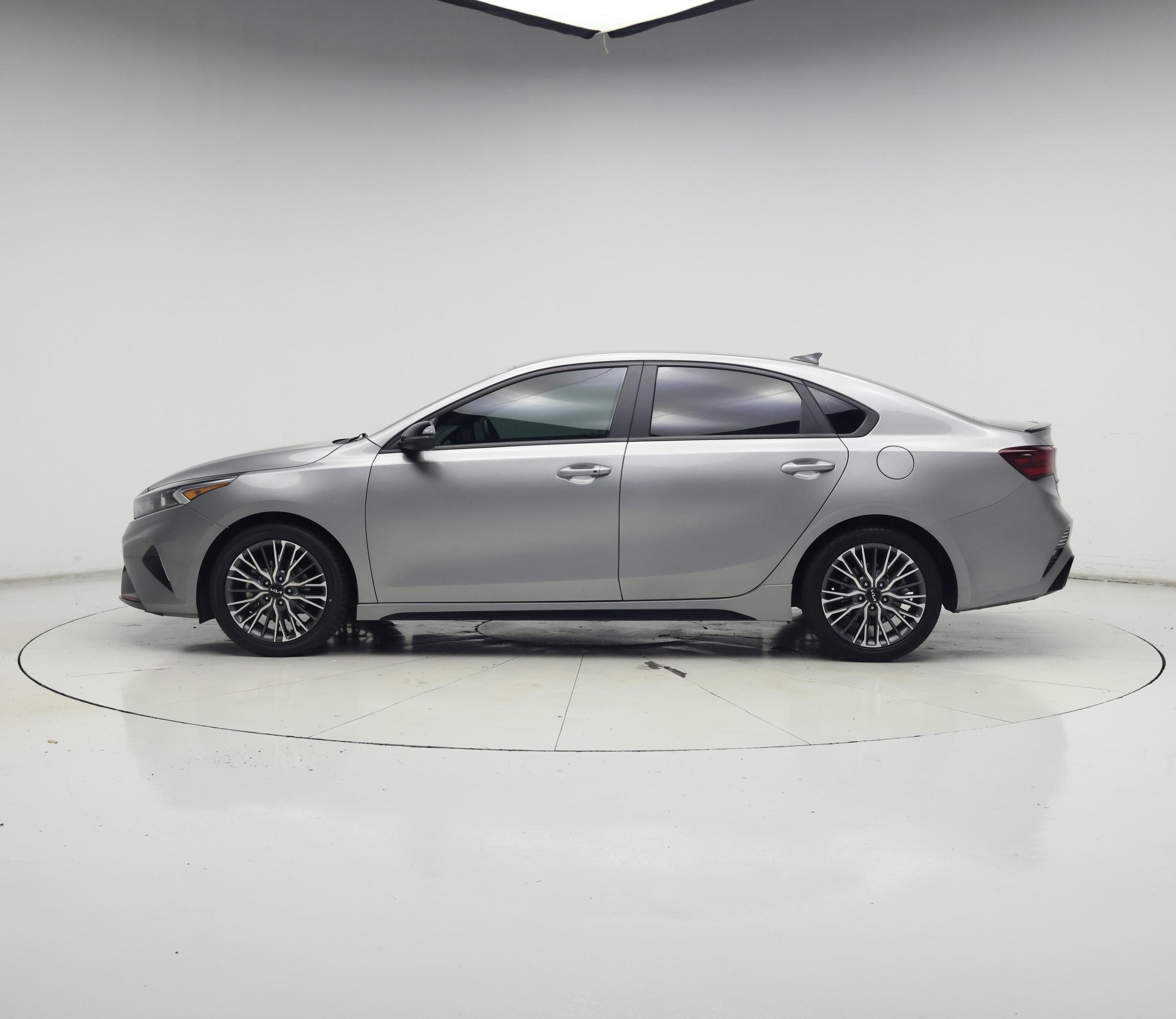 Thumbnail: 2023 Kia Forte - 3