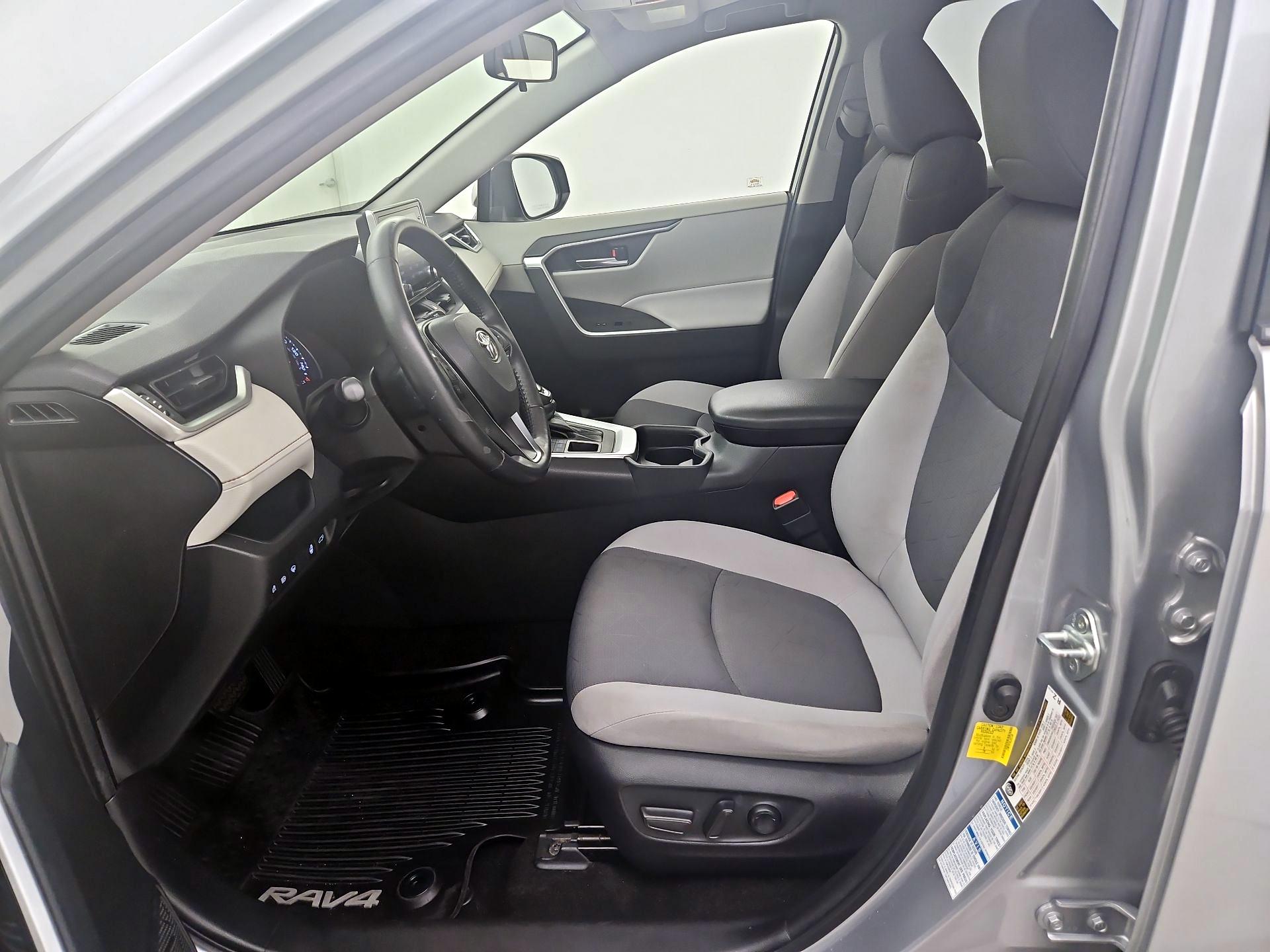 Thumbnail: 2020 Toyota RAV4 - 9