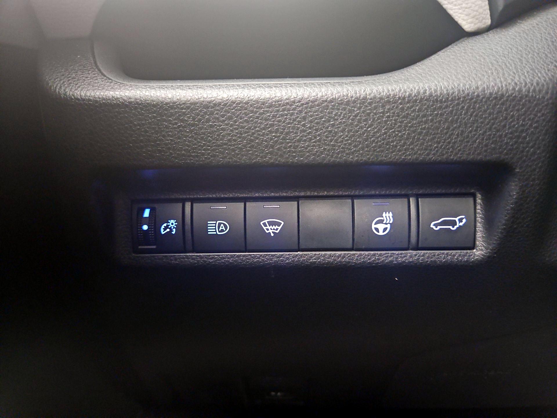 Thumbnail: 2020 Toyota RAV4 - 11