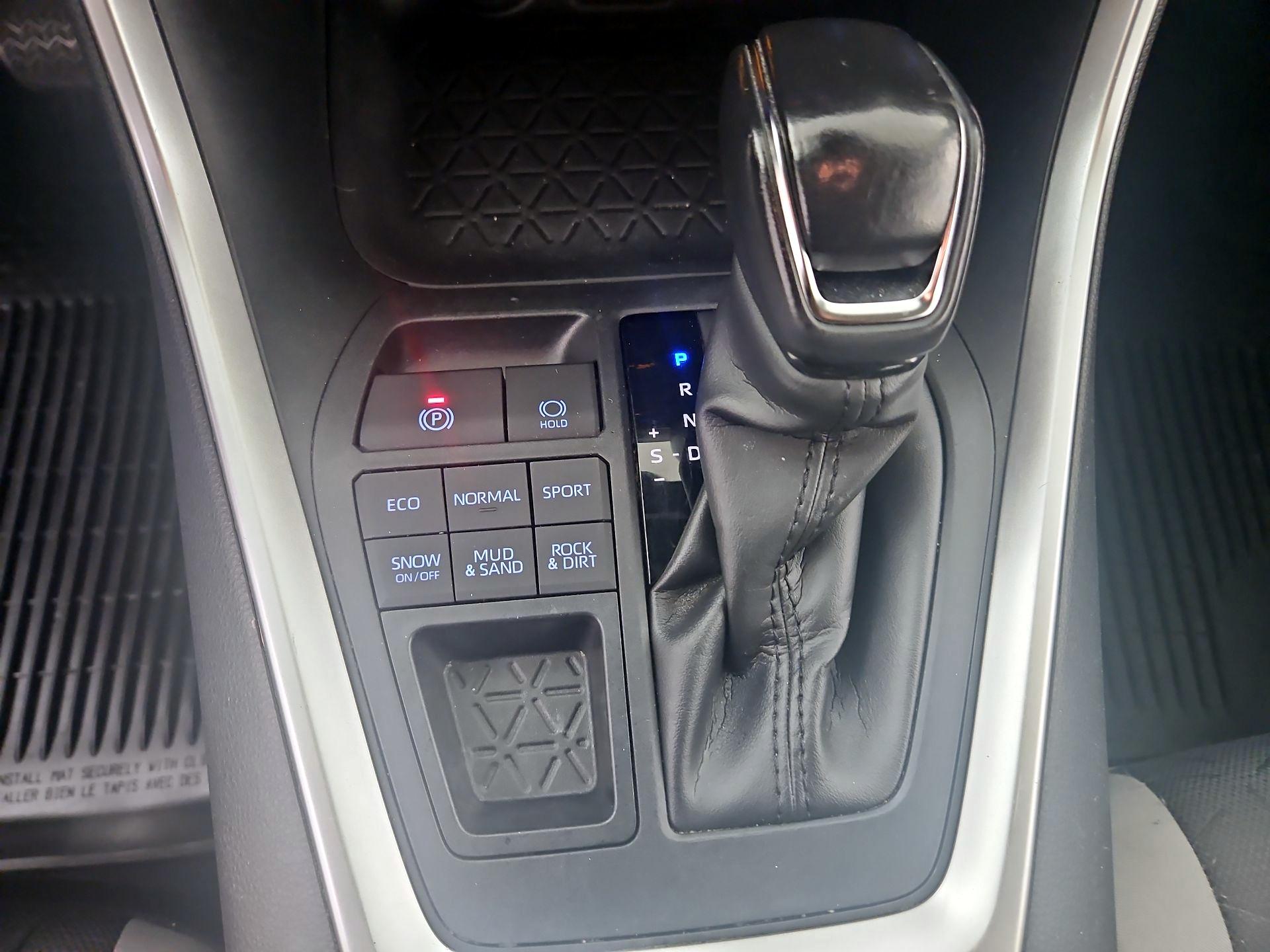Thumbnail: 2020 Toyota RAV4 - 15