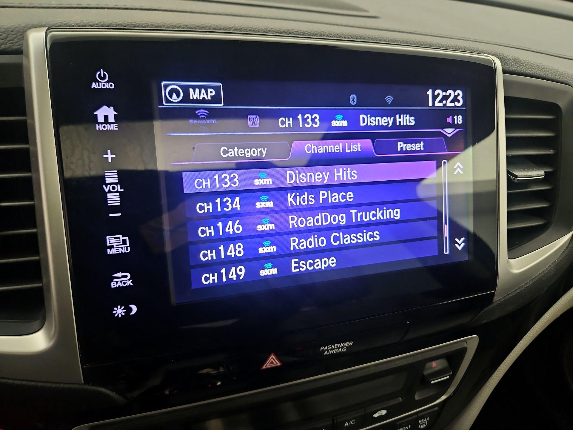 Thumbnail: 2018 Honda Pilot - 13