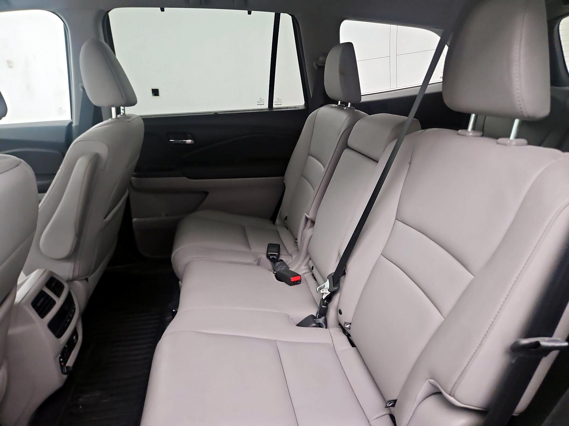 Thumbnail: 2018 Honda Pilot - 17