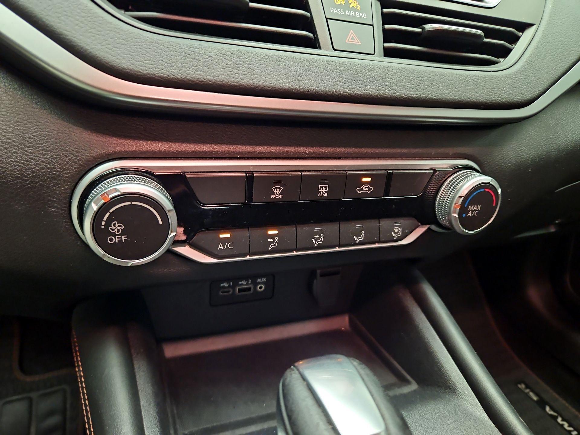 Thumbnail: 2019 Nissan Altima - 16