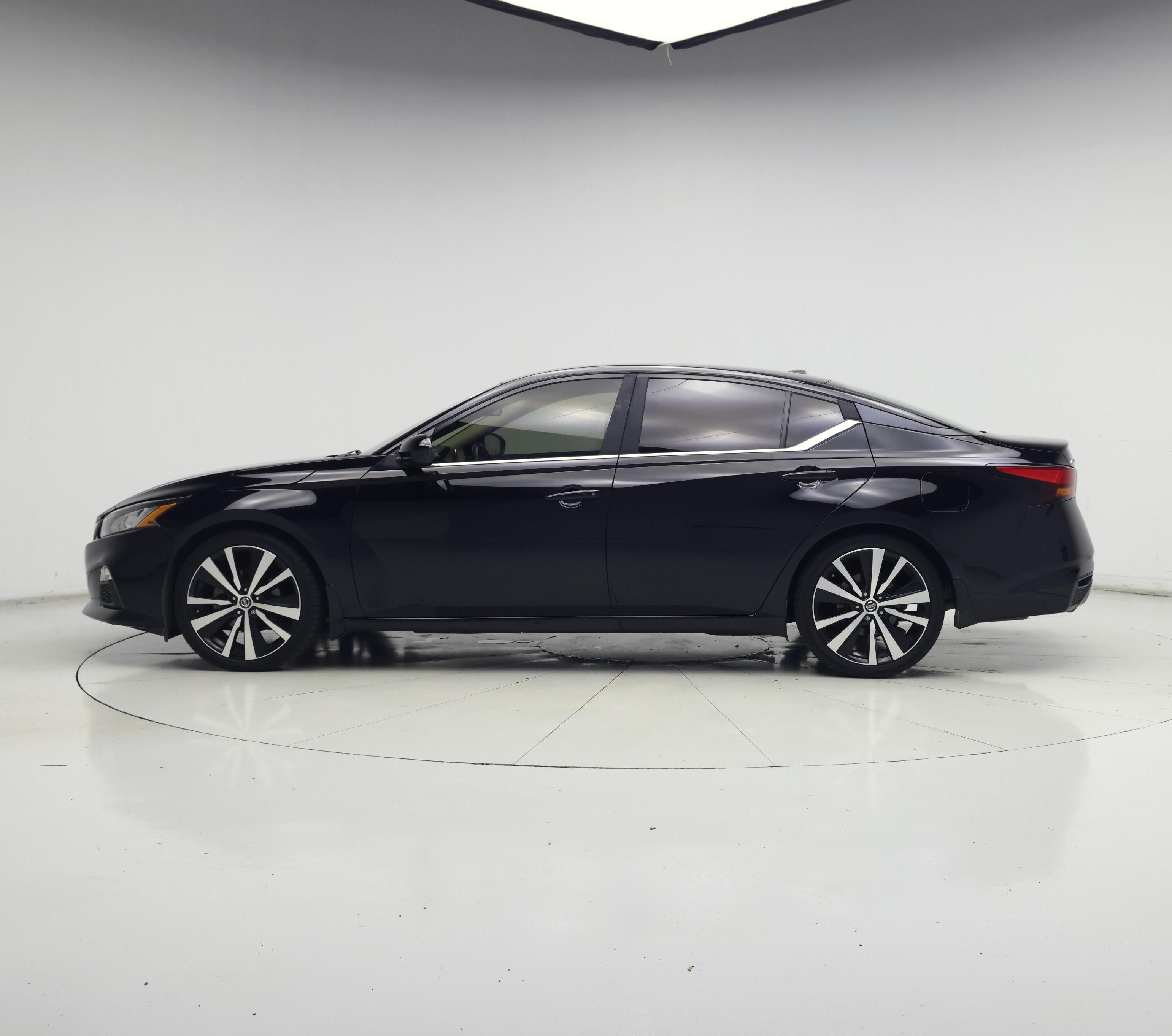 Thumbnail: 2019 Nissan Altima - 3