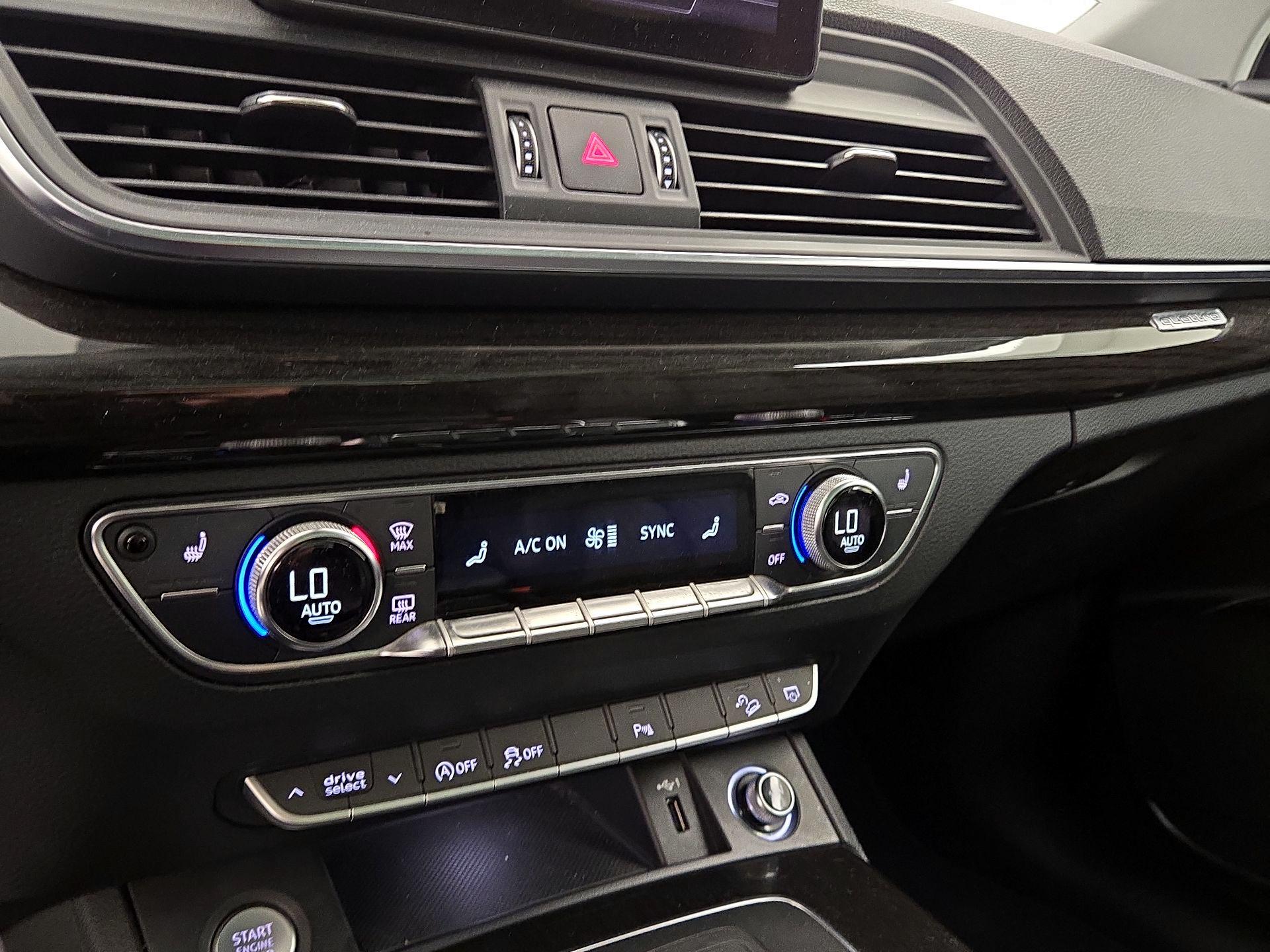 Thumbnail: 2020 Audi Q5 - 16