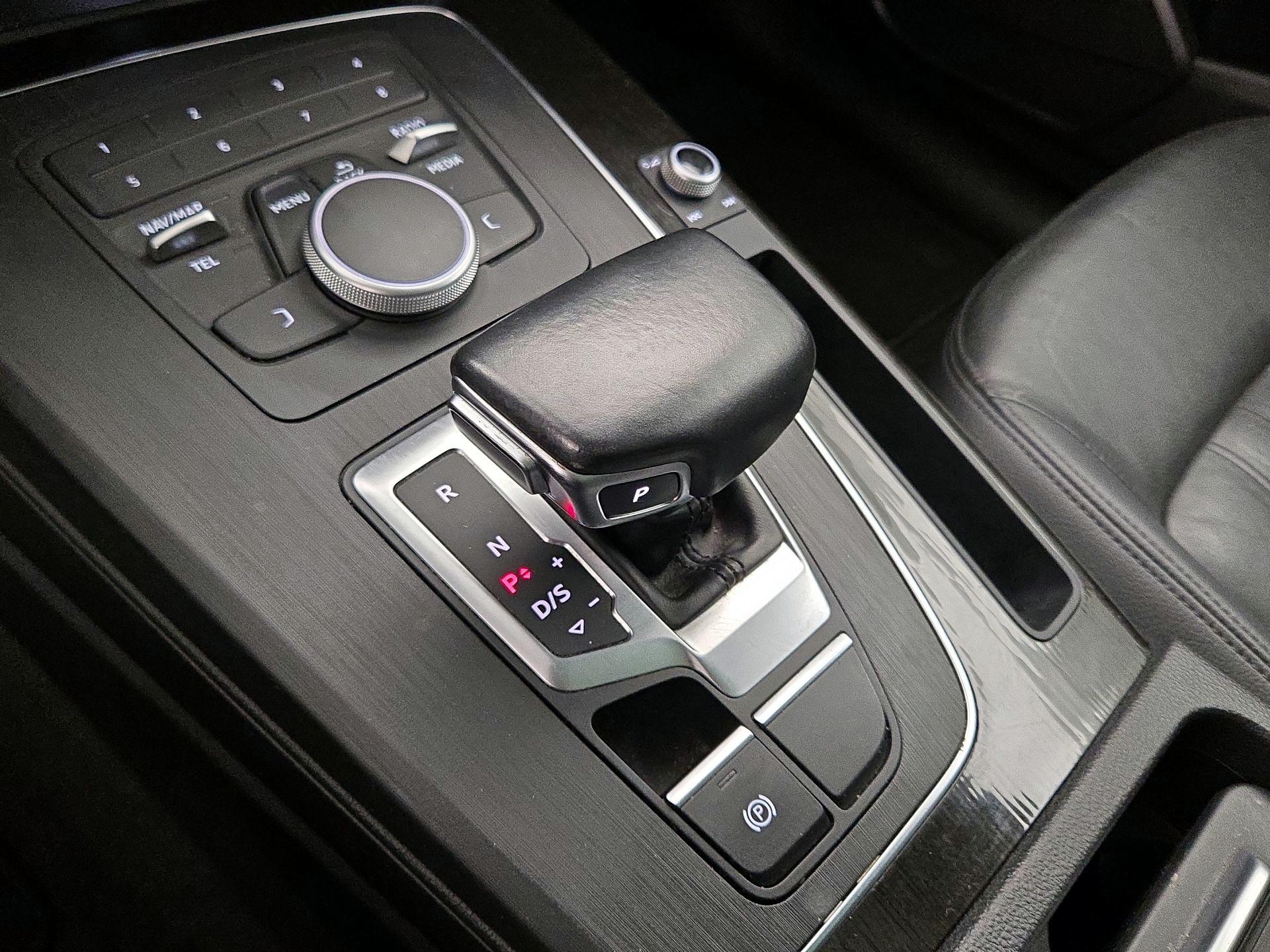 Thumbnail: 2020 Audi Q5 - 17