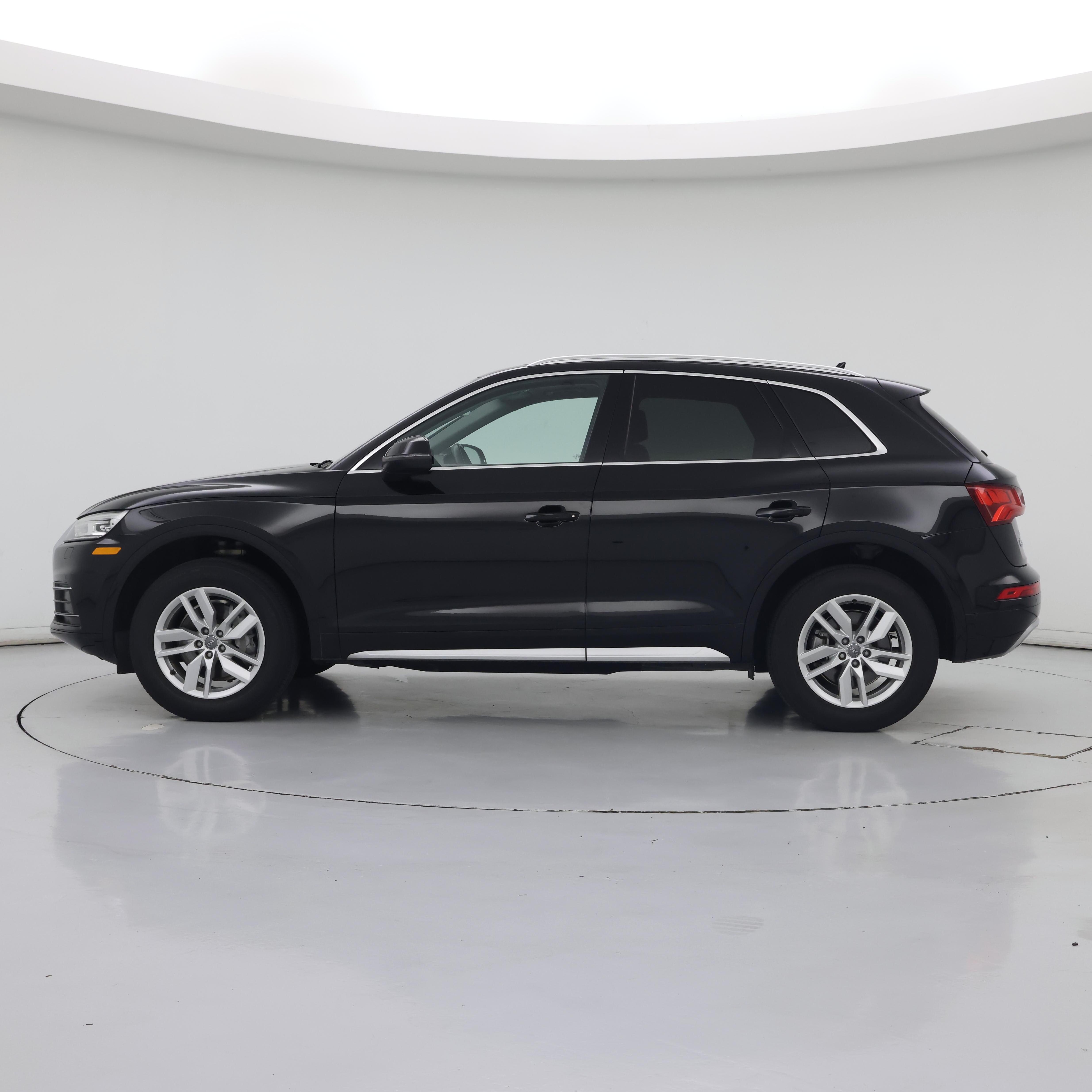 Thumbnail: 2020 Audi Q5 - 3