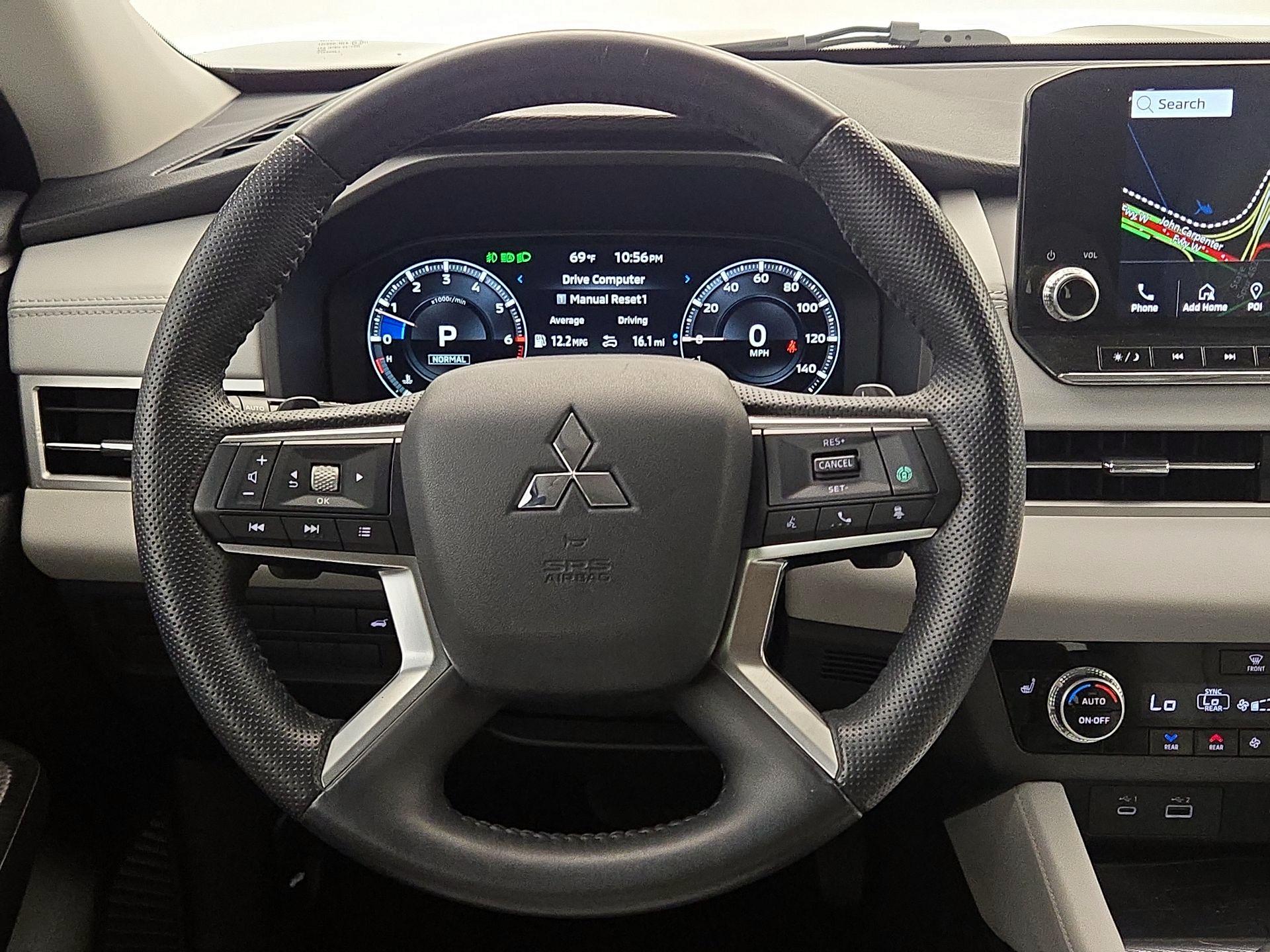 Thumbnail: 2022 Mitsubishi Outlander - 10
