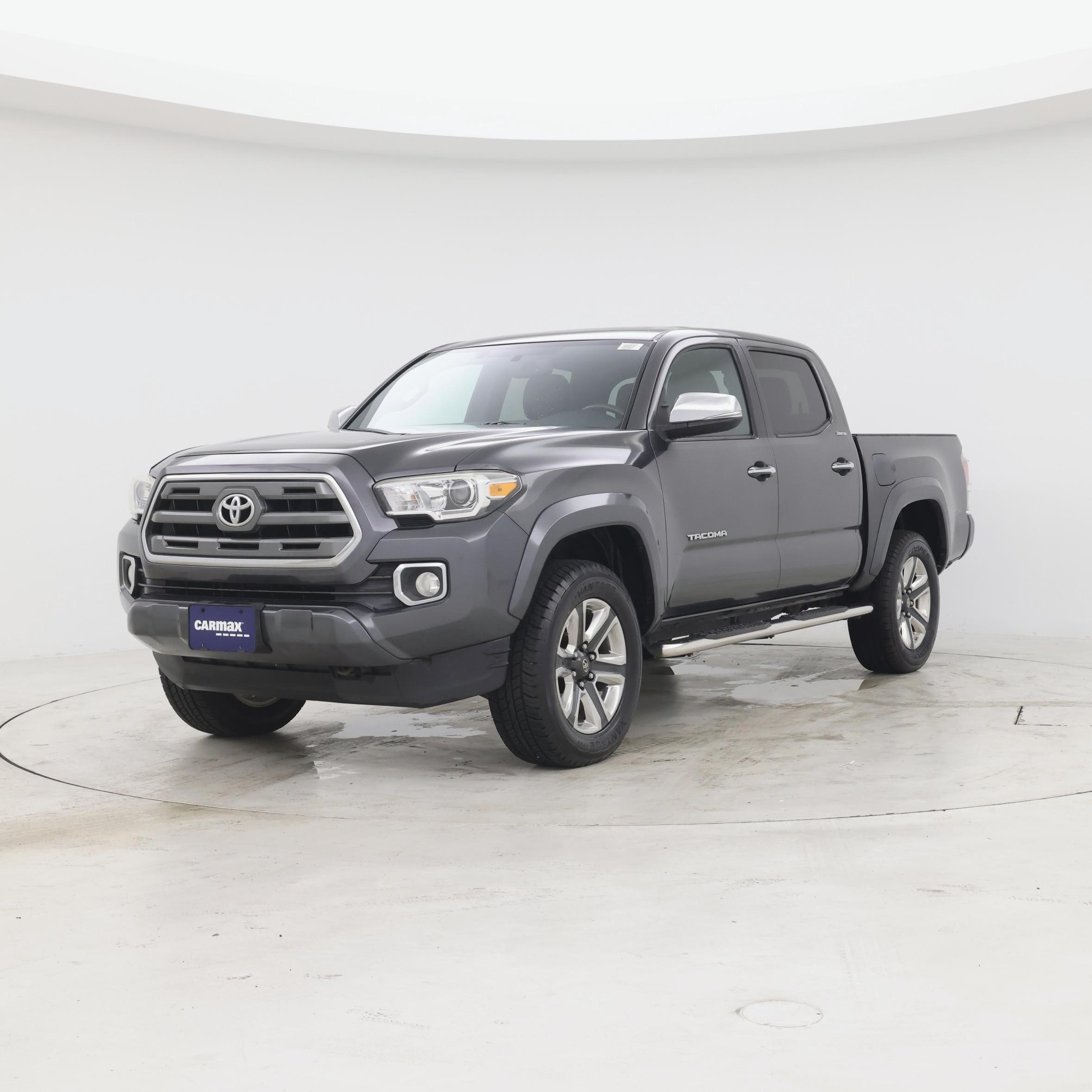 Thumbnail: 2017 Toyota Tacoma - 4