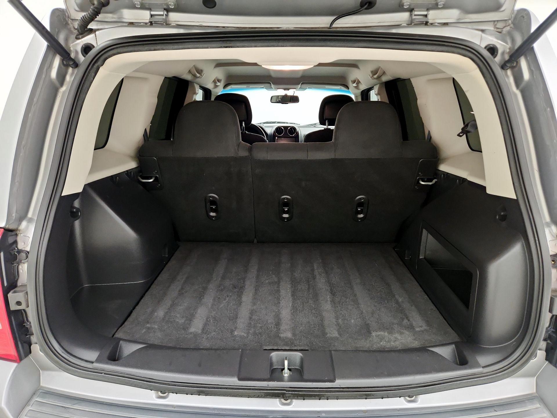 Thumbnail: 2016 Jeep Patriot - 15