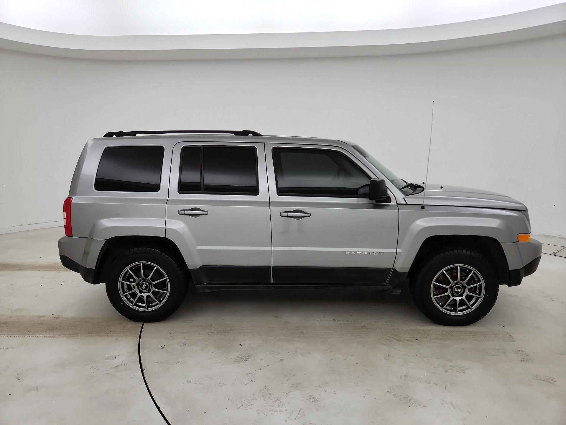Thumbnail: 2016 Jeep Patriot - 4