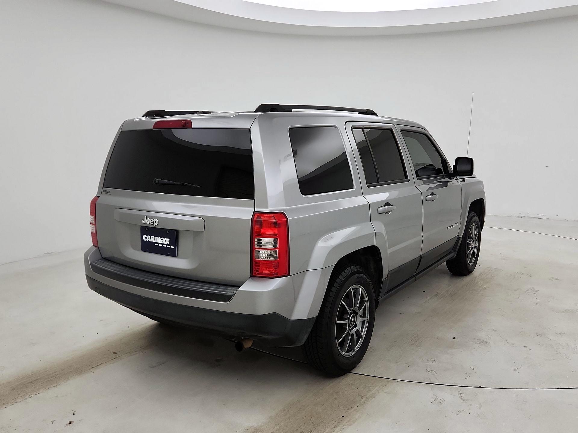 Thumbnail: 2016 Jeep Patriot - 5