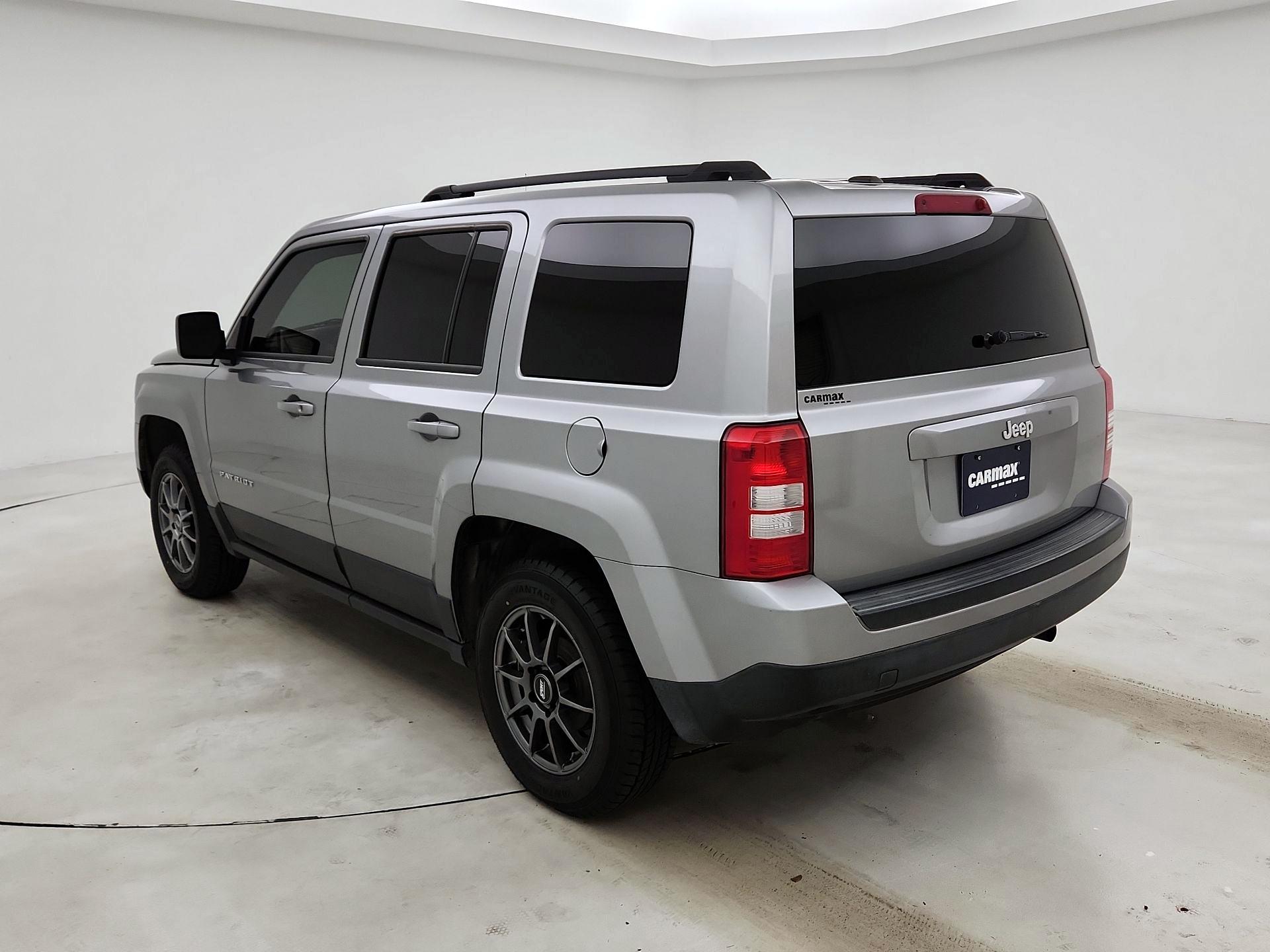 Thumbnail: 2016 Jeep Patriot - 7